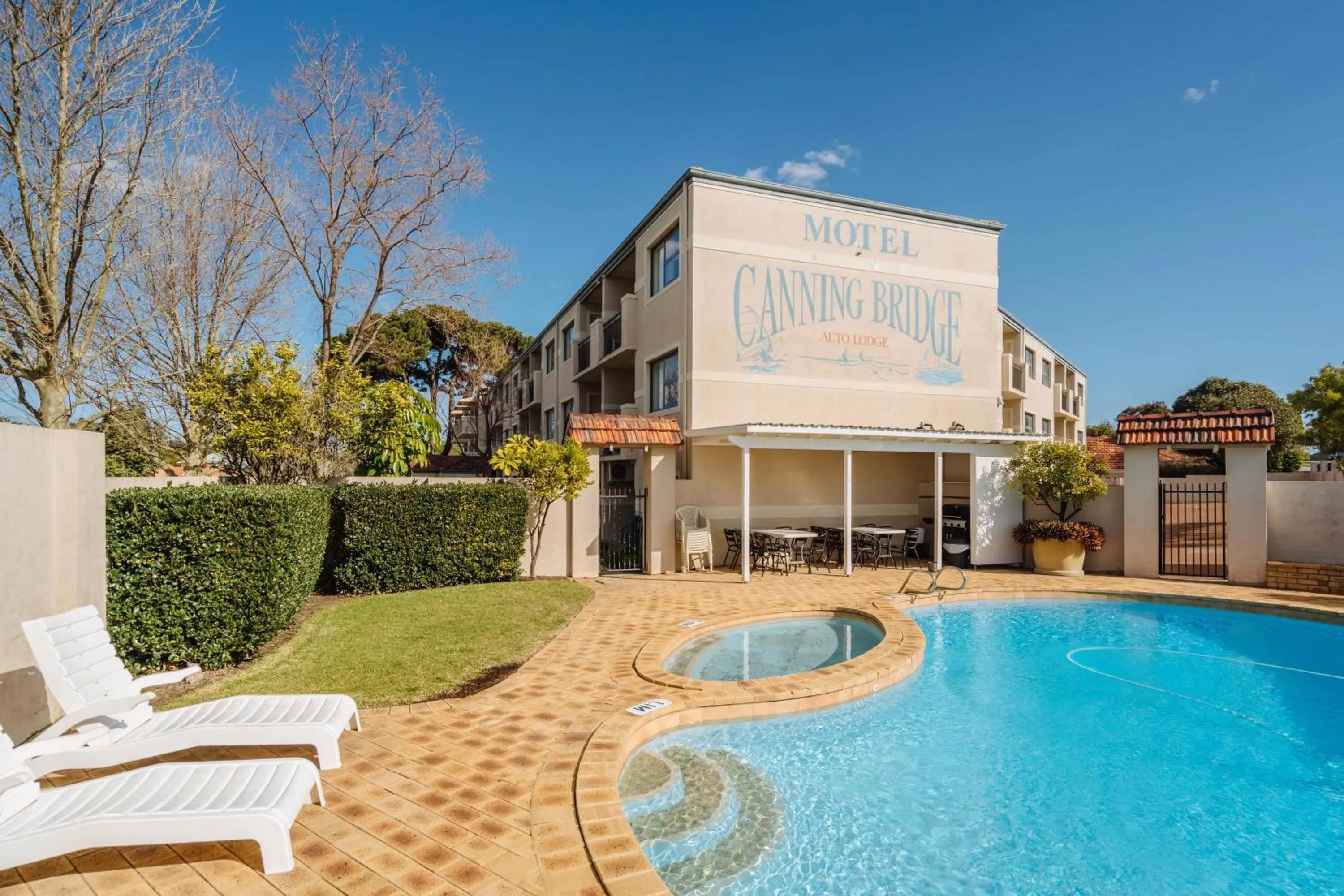 BBQ facilities in Canning Bridge Auto Lodge