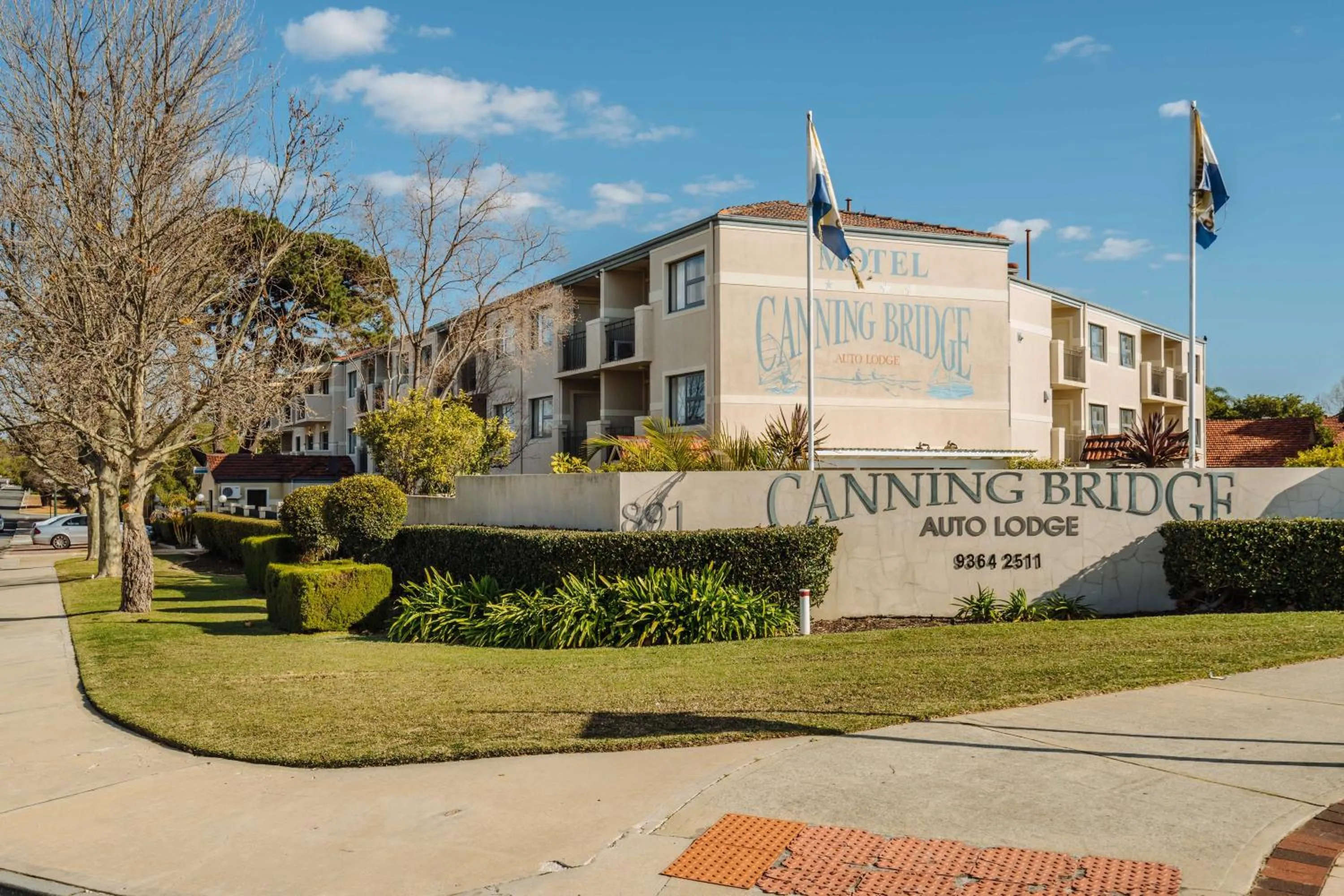 Facade/entrance in Canning Bridge Auto Lodge
