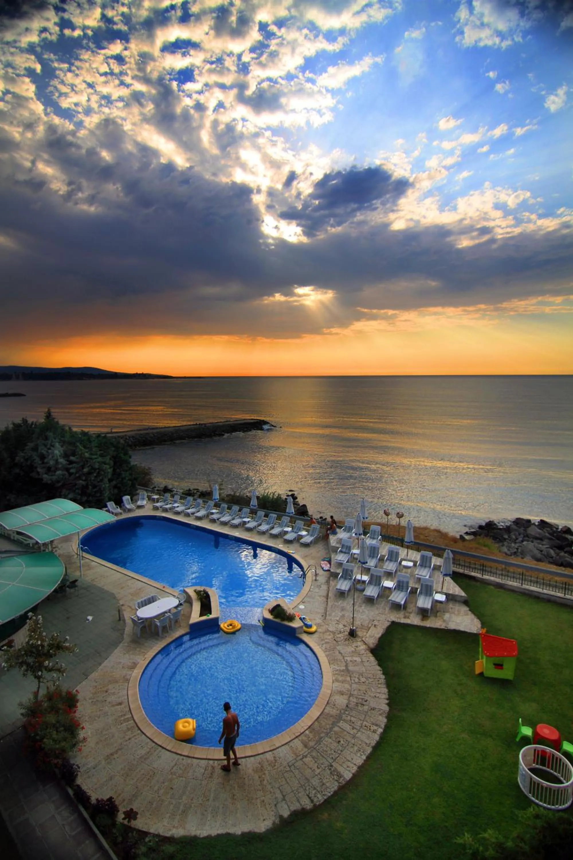 Pool view in Peter Hotel