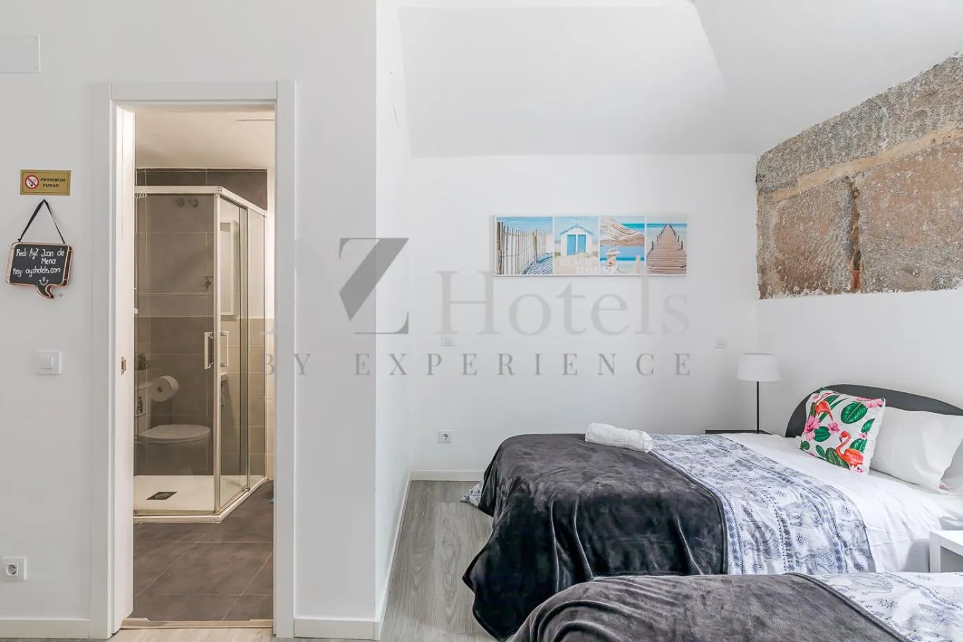 Photo of the whole room, Bed in AYZ Juan de Mena - Auto check-in property