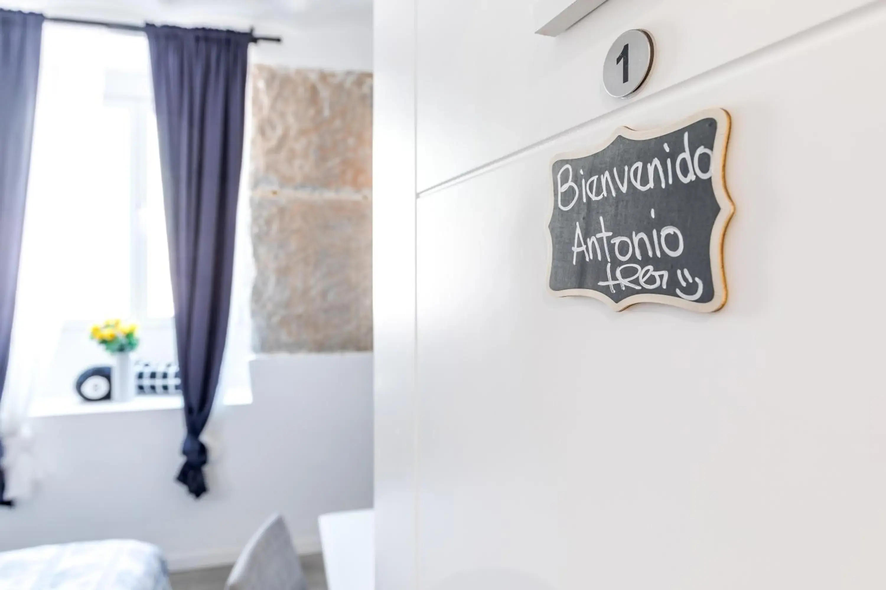 Double Room with Shared Bathroom in AYZ Juan de Mena - Auto check-in property Double Room with Shared Bathroom in AYZ Juan de Mena - Auto check-in property