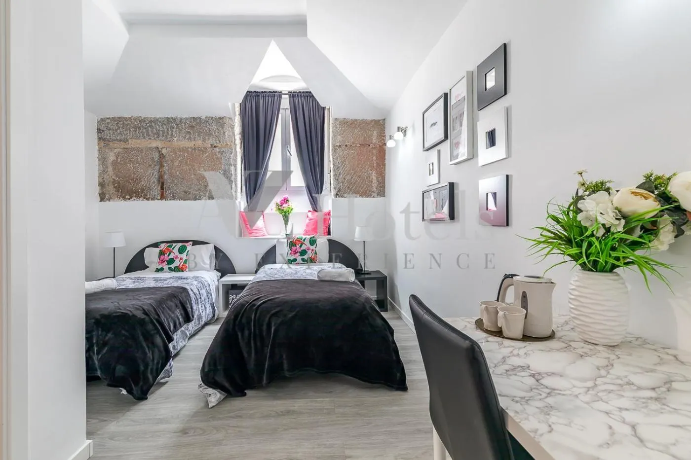 Photo of the whole room, Bed in AYZ Juan de Mena - Auto check-in property