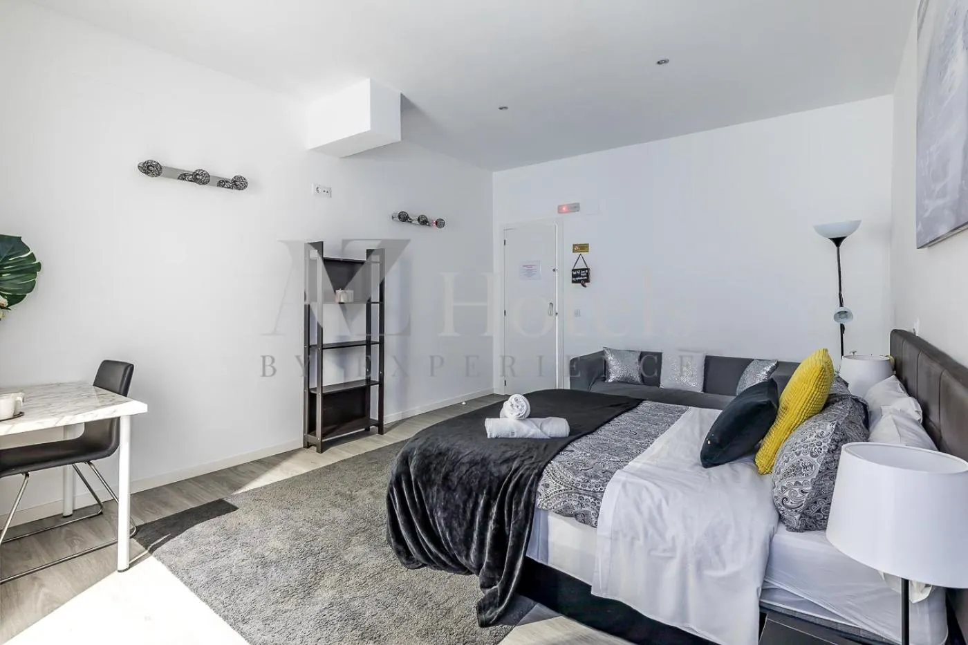 Photo of the whole room, Bed in AYZ Juan de Mena - Auto check-in property