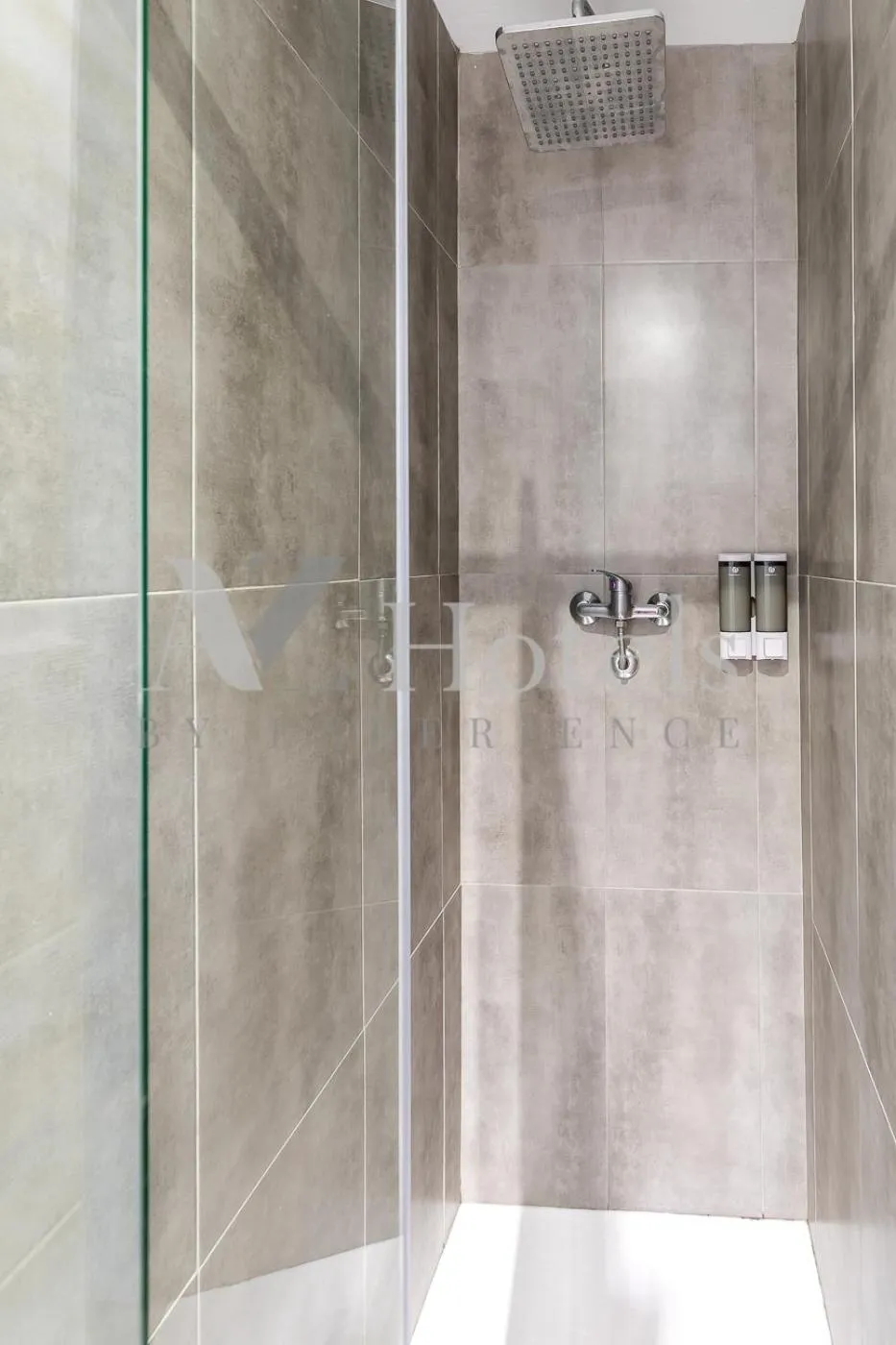 Shower in AYZ Juan de Mena - Auto check-in property