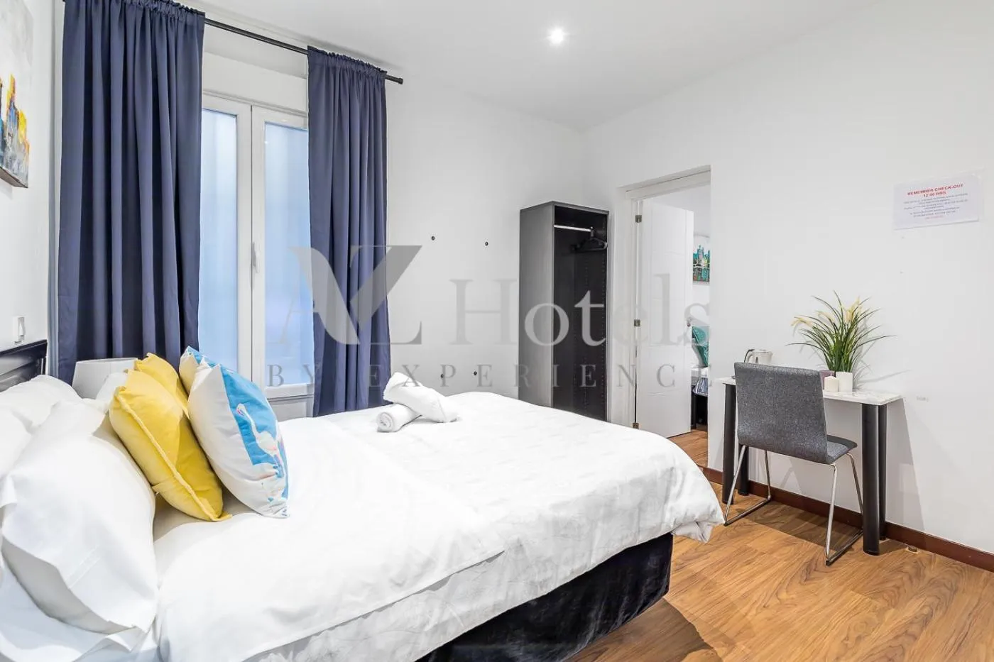 Photo of the whole room, Bed in AYZ Juan de Mena - Auto check-in property