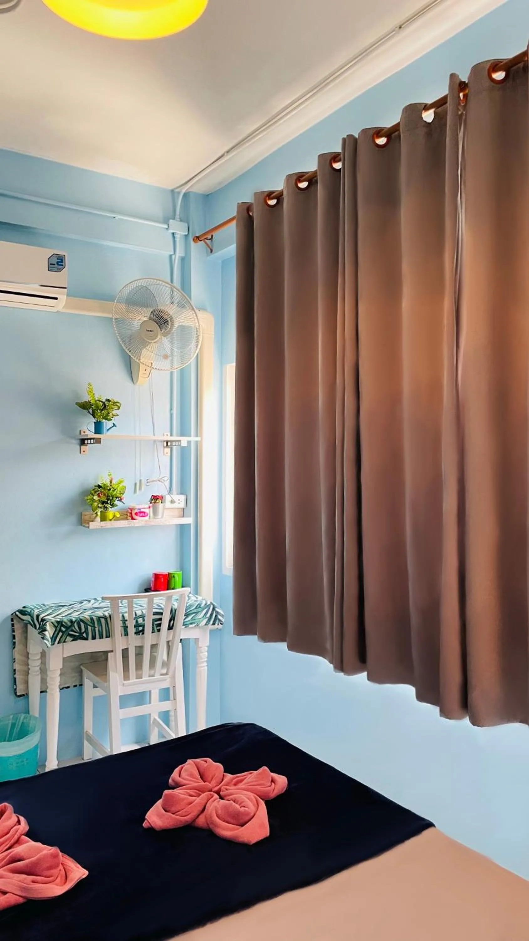 Toilet, Bed in 4J Lodge