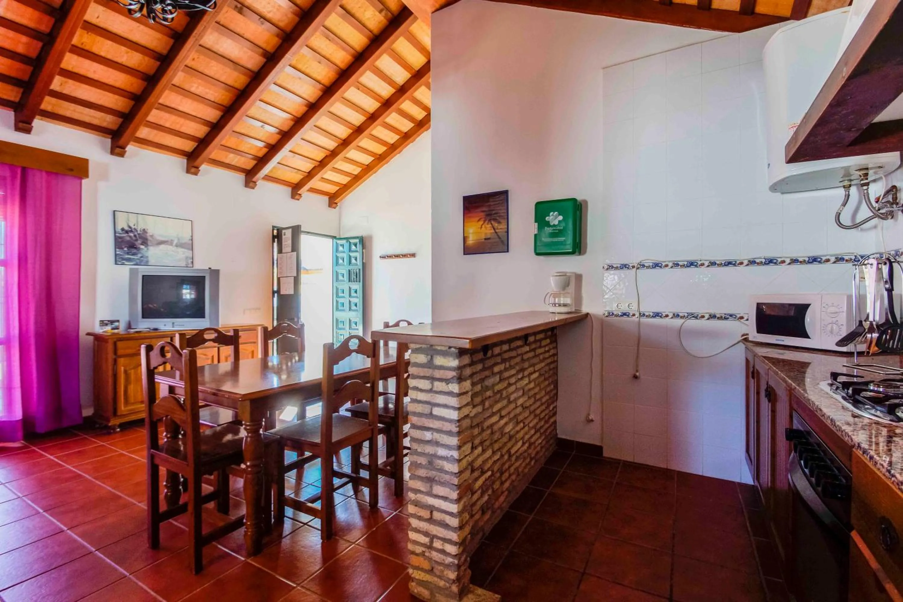 Dining area in Vivienda Rural Atlántico Sur & Familias