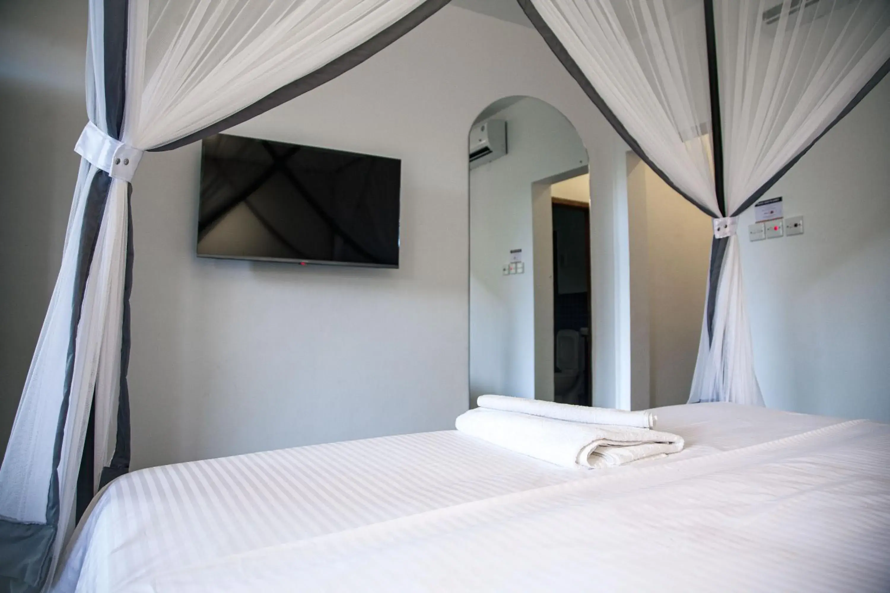 TV and multimedia, Bed in Explorers Hub TV and multimedia, Bed in Explorers Hub