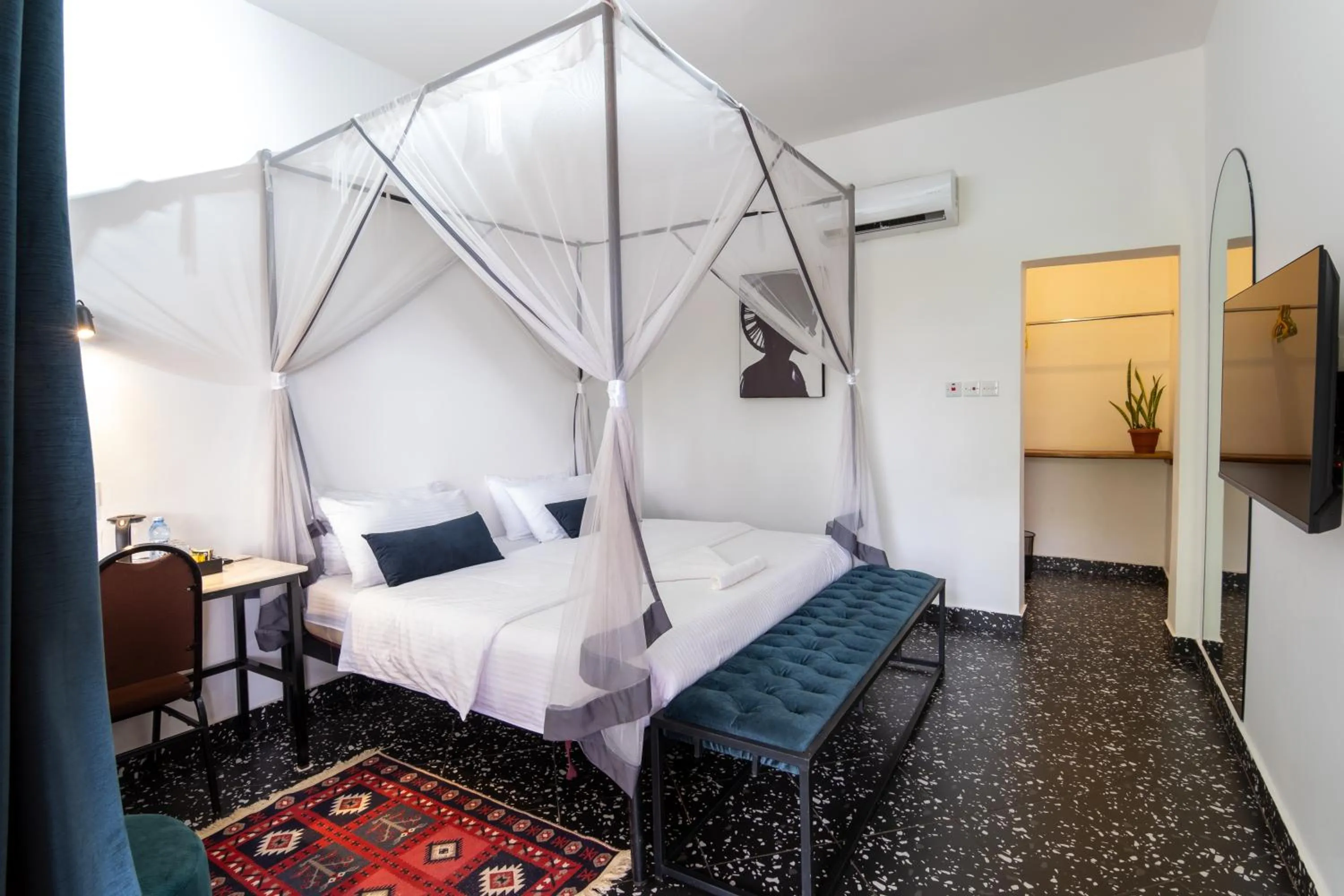 VIP, Bed in Explorers Hub