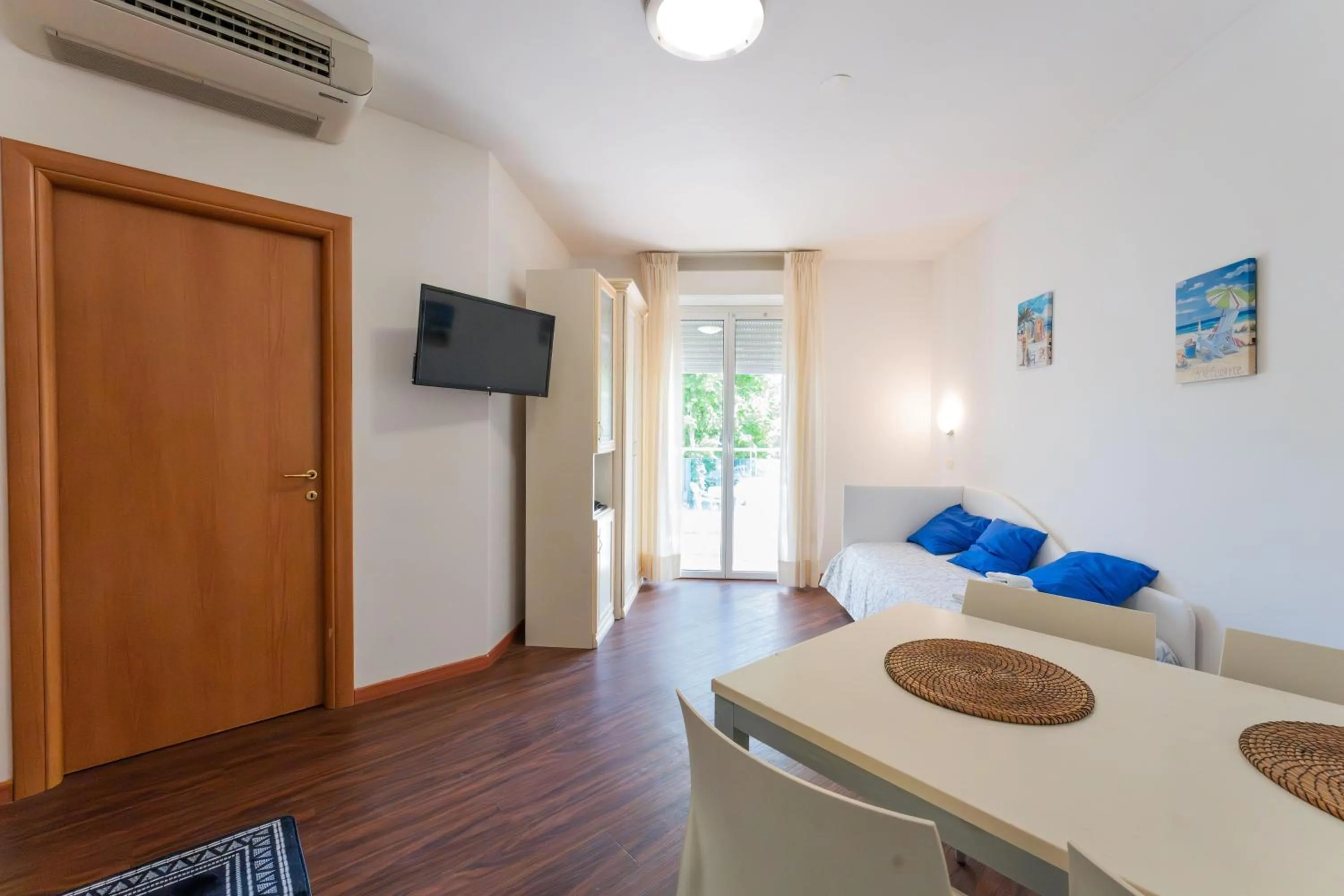 TV and multimedia in Residence Marconi Mare