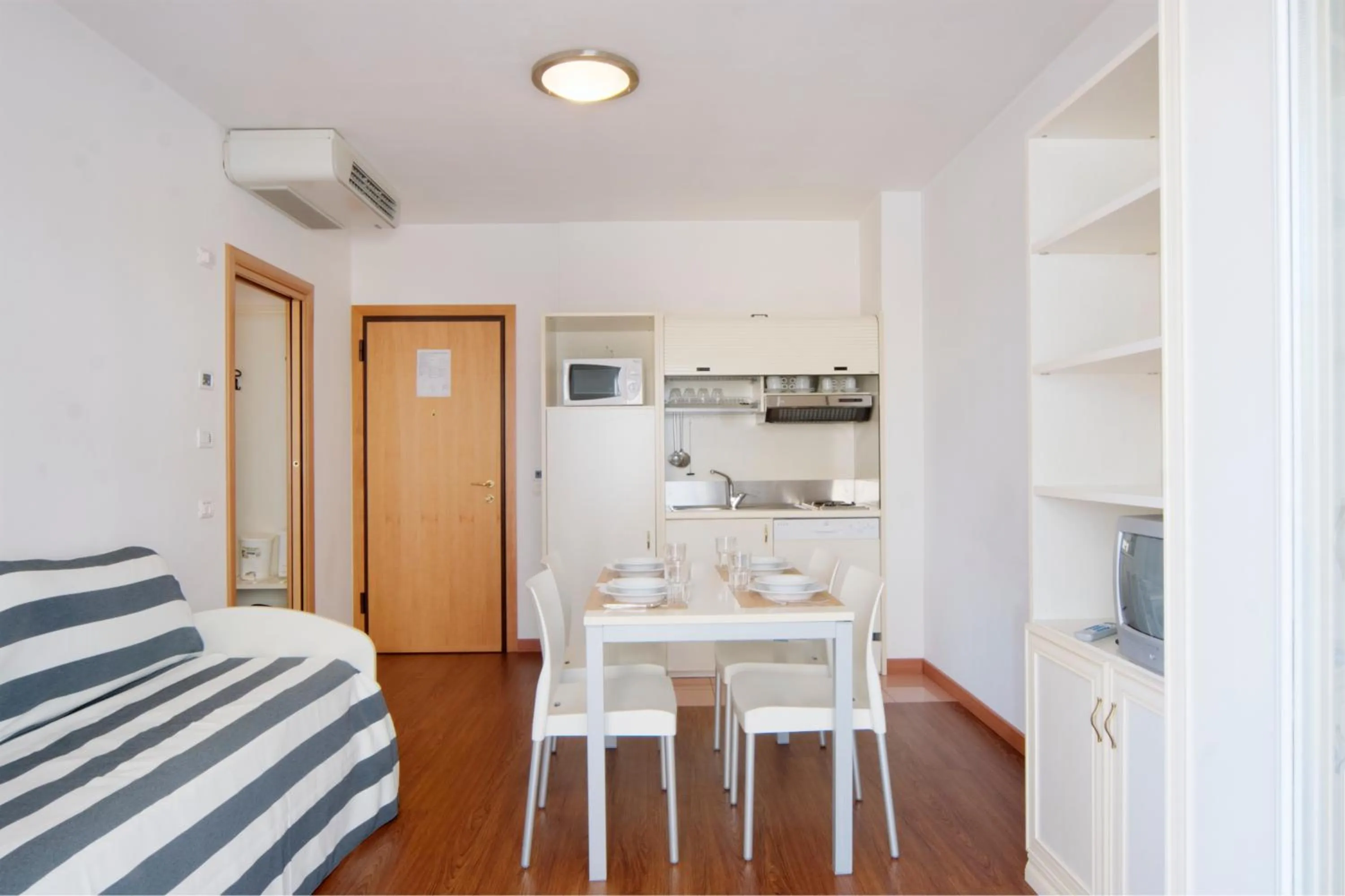 Kitchen or kitchenette, Bed in Residence Marconi Mare