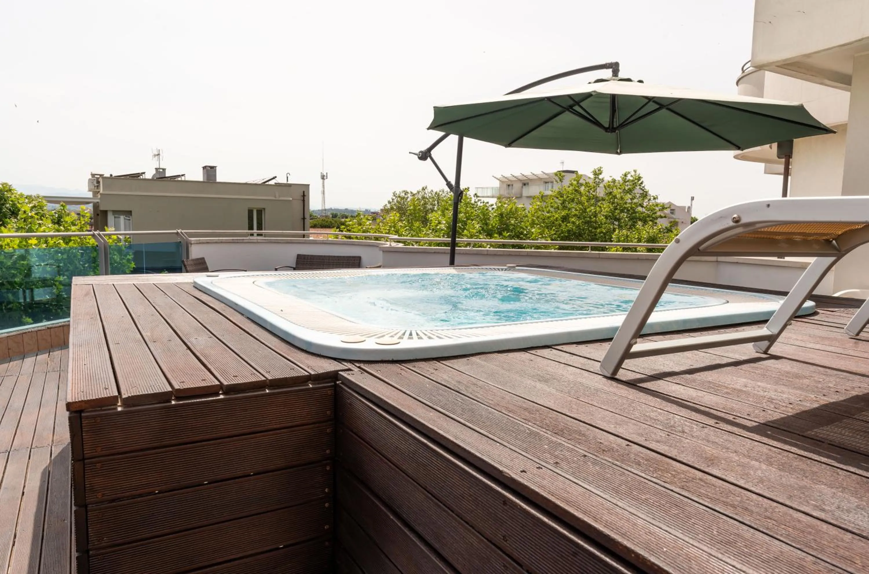 Hot Tub in Residence Marconi Mare