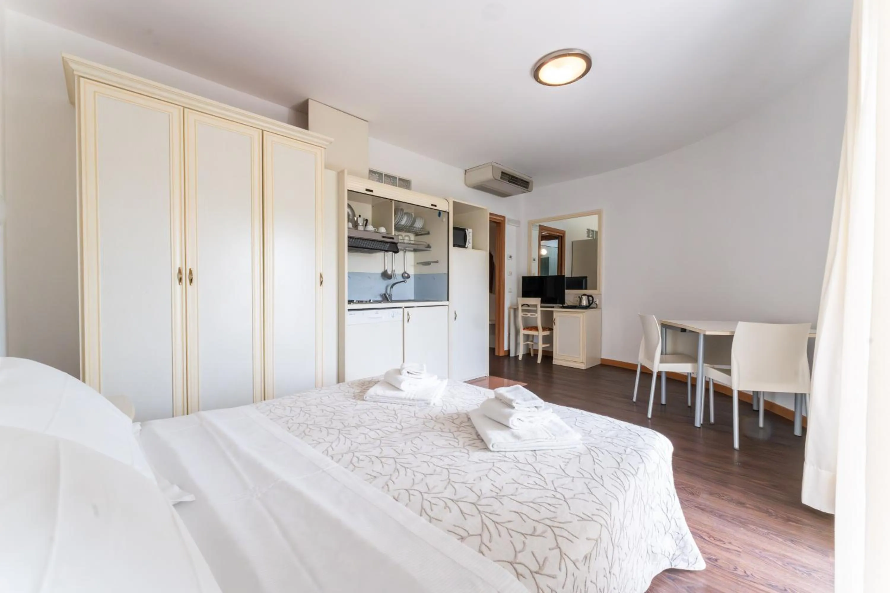 Bed in Residence Marconi Mare