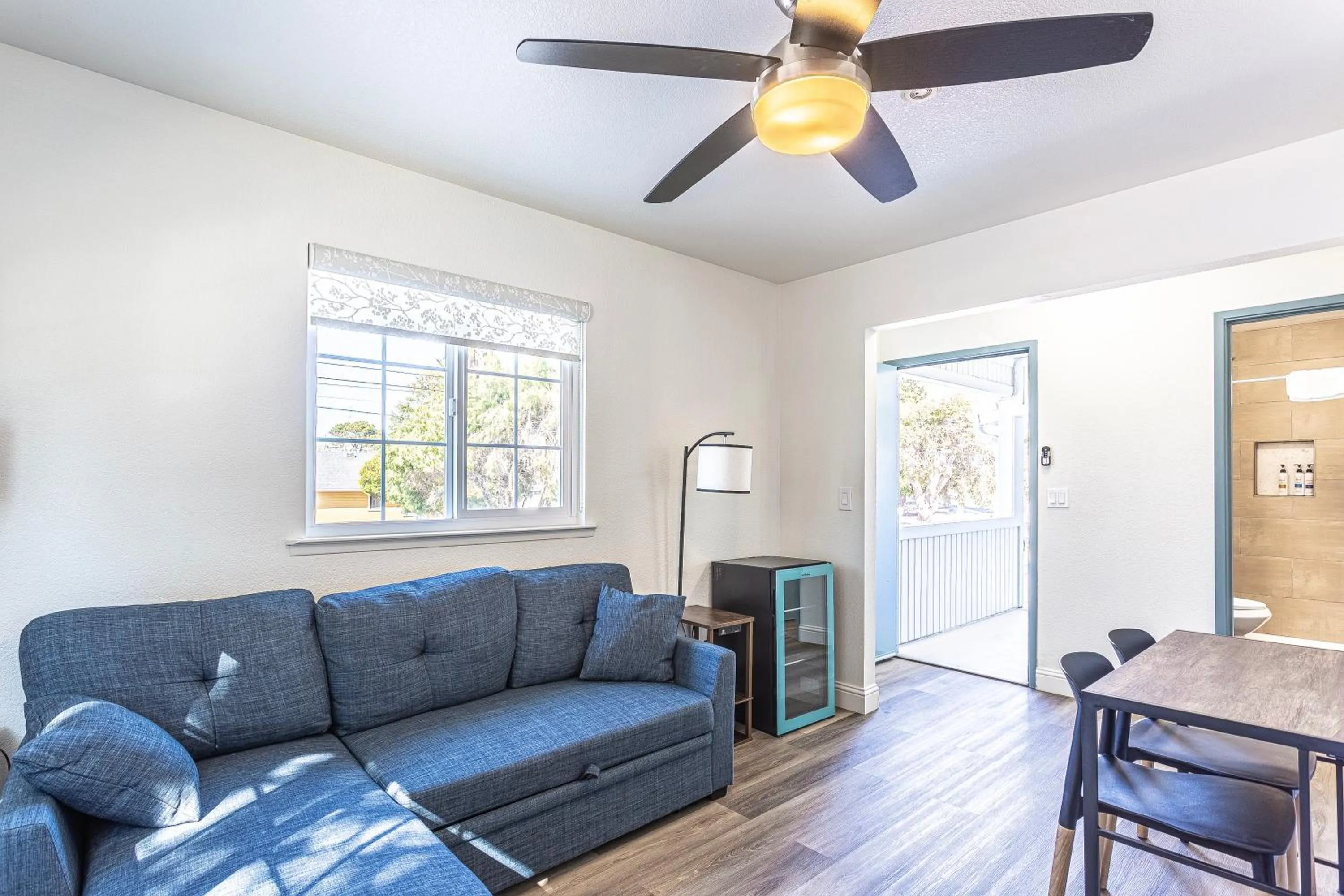Living room in Coastal Breeze Inn