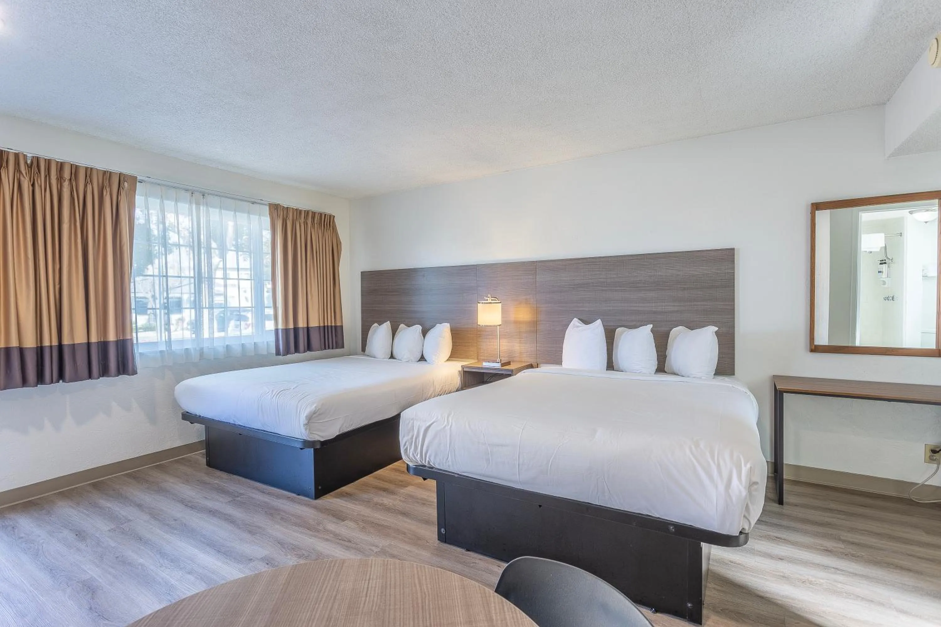 Bedroom, Bed in Coastal Breeze Inn