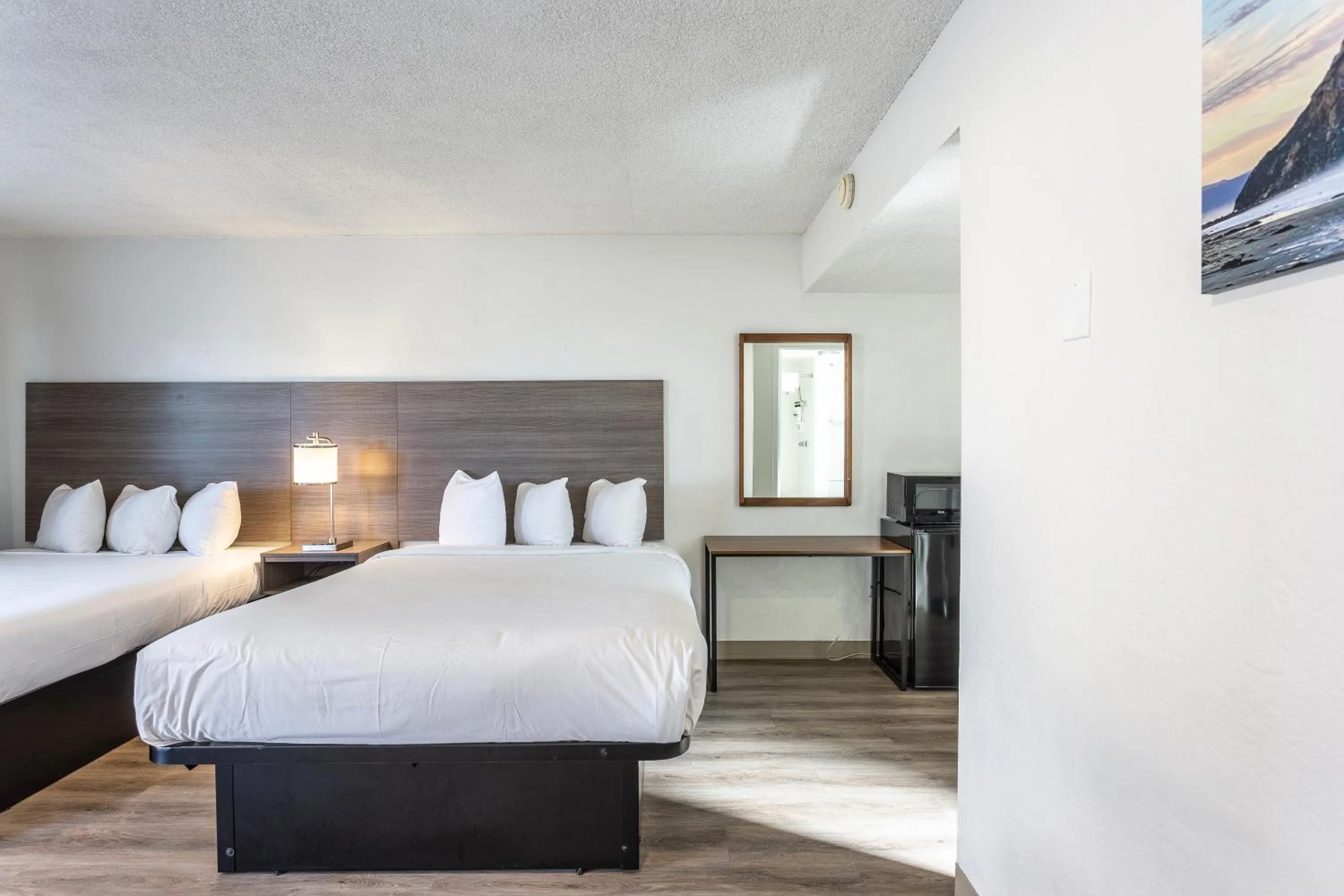 Bedroom, Bed in Coastal Breeze Inn