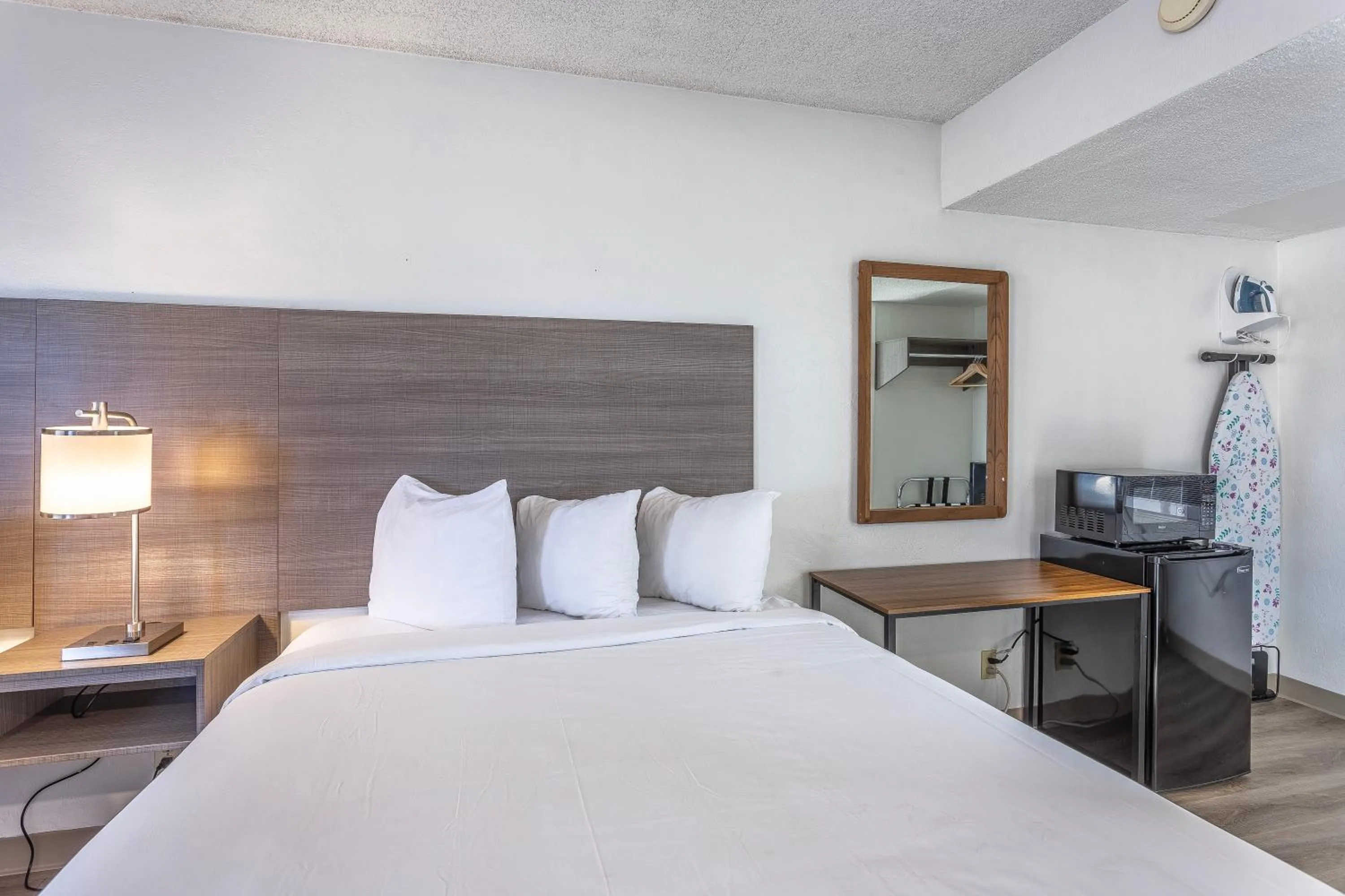 Bed in Coastal Breeze Inn