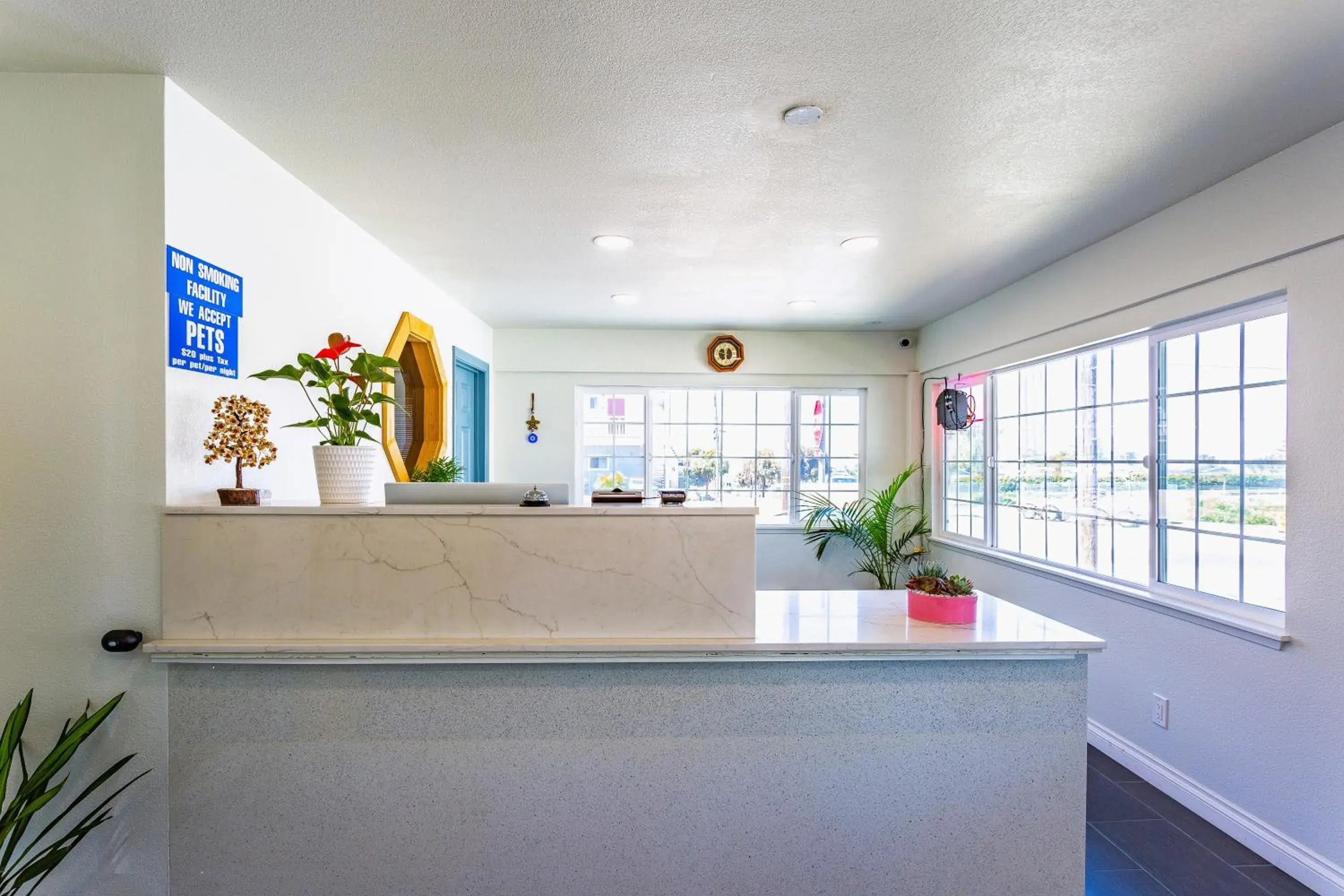 Lobby or reception in Coastal Breeze Inn Lobby or reception in Coastal Breeze Inn