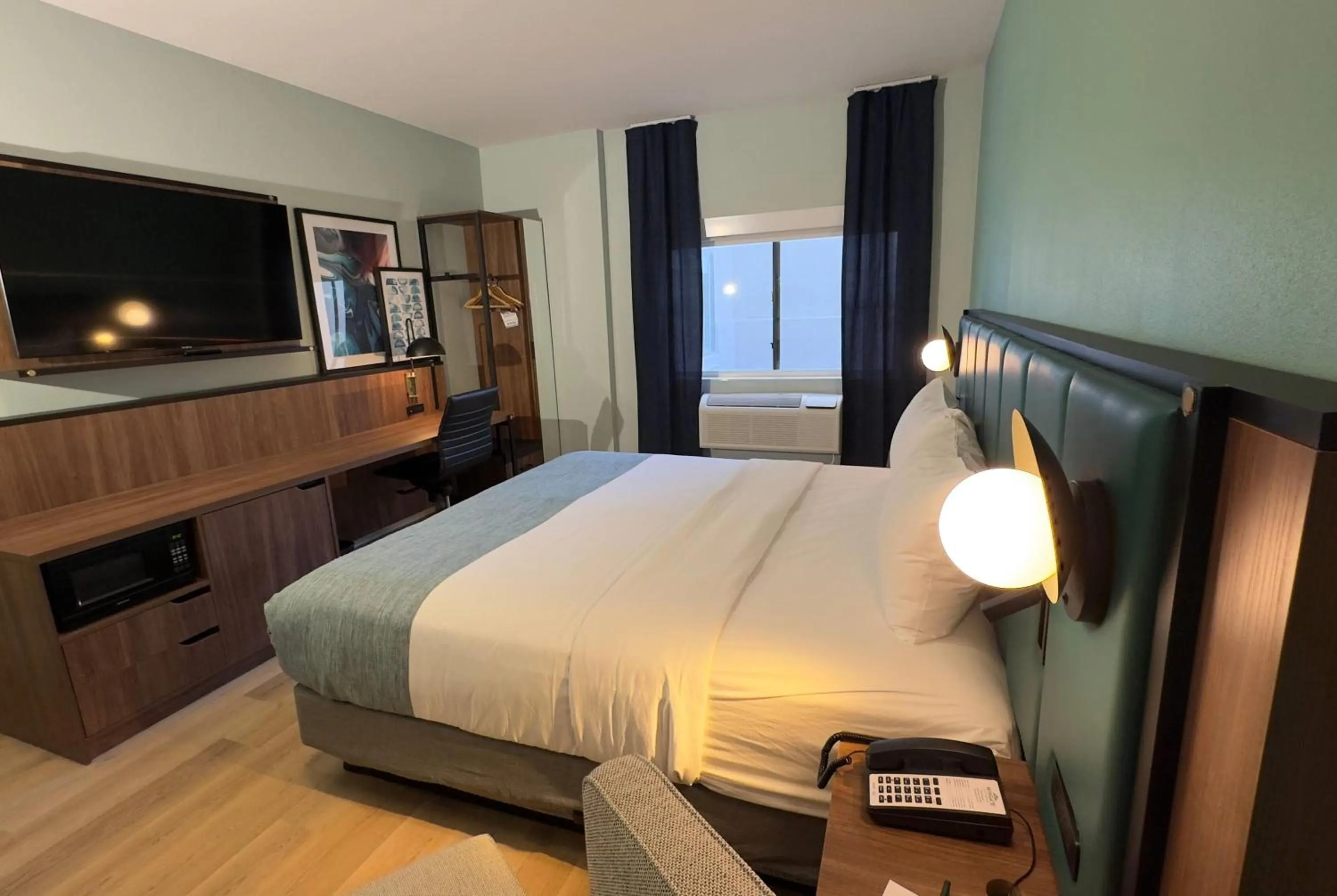 Photo of the whole room, Bed in Wingate by Wyndham Farmington NM