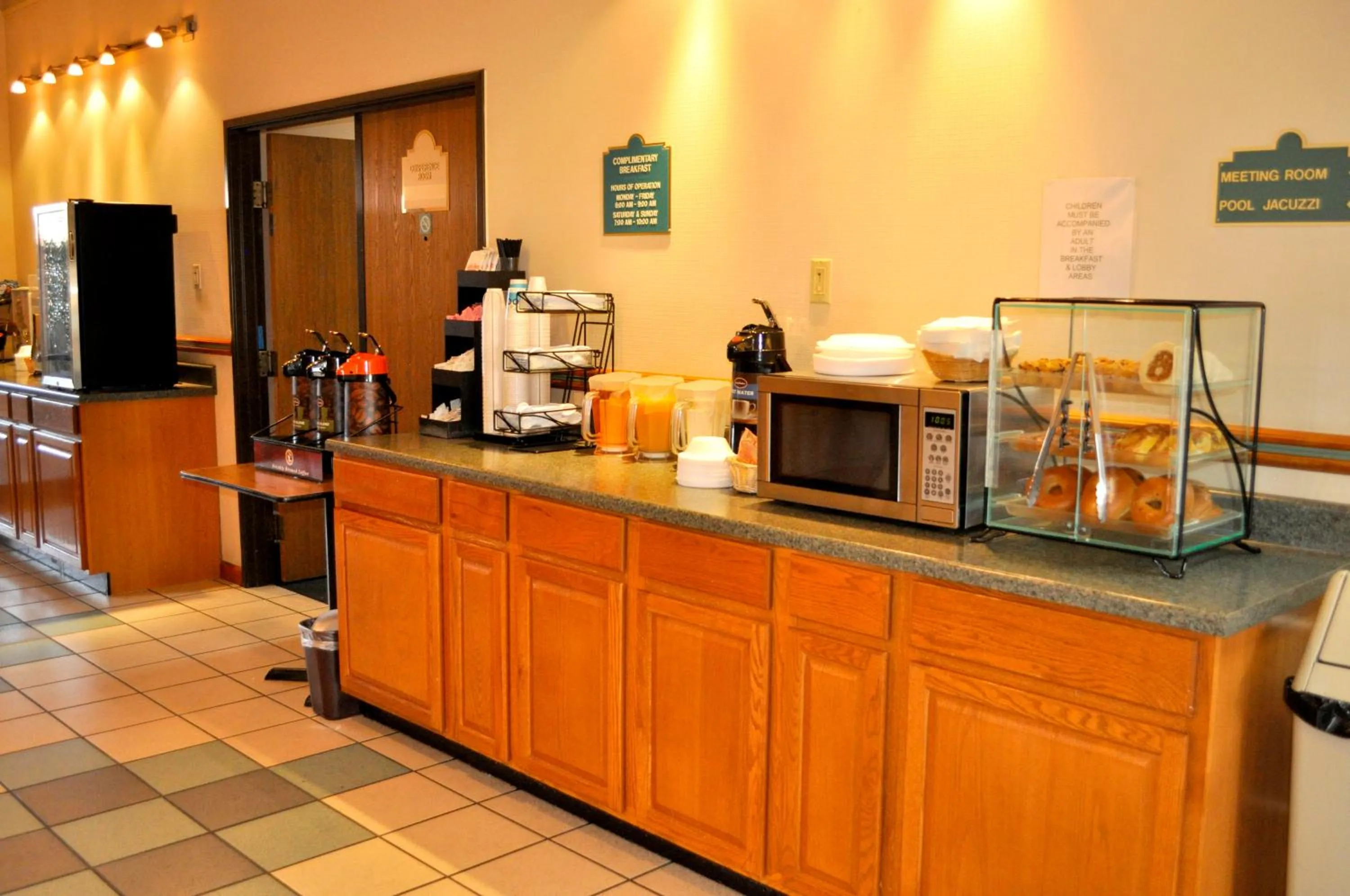Continental breakfast in Wingate by Wyndham Farmington NM