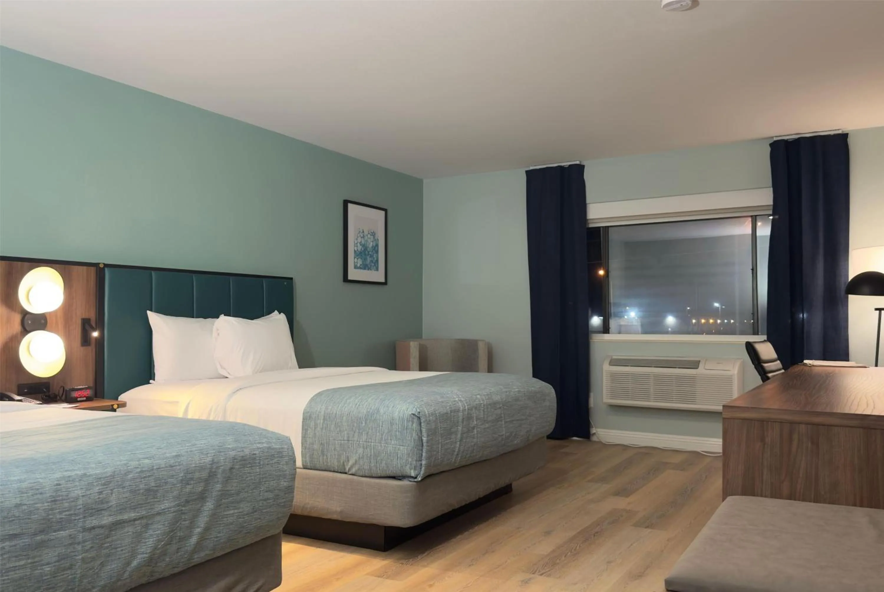 Photo of the whole room, Bed in Wingate by Wyndham Farmington NM