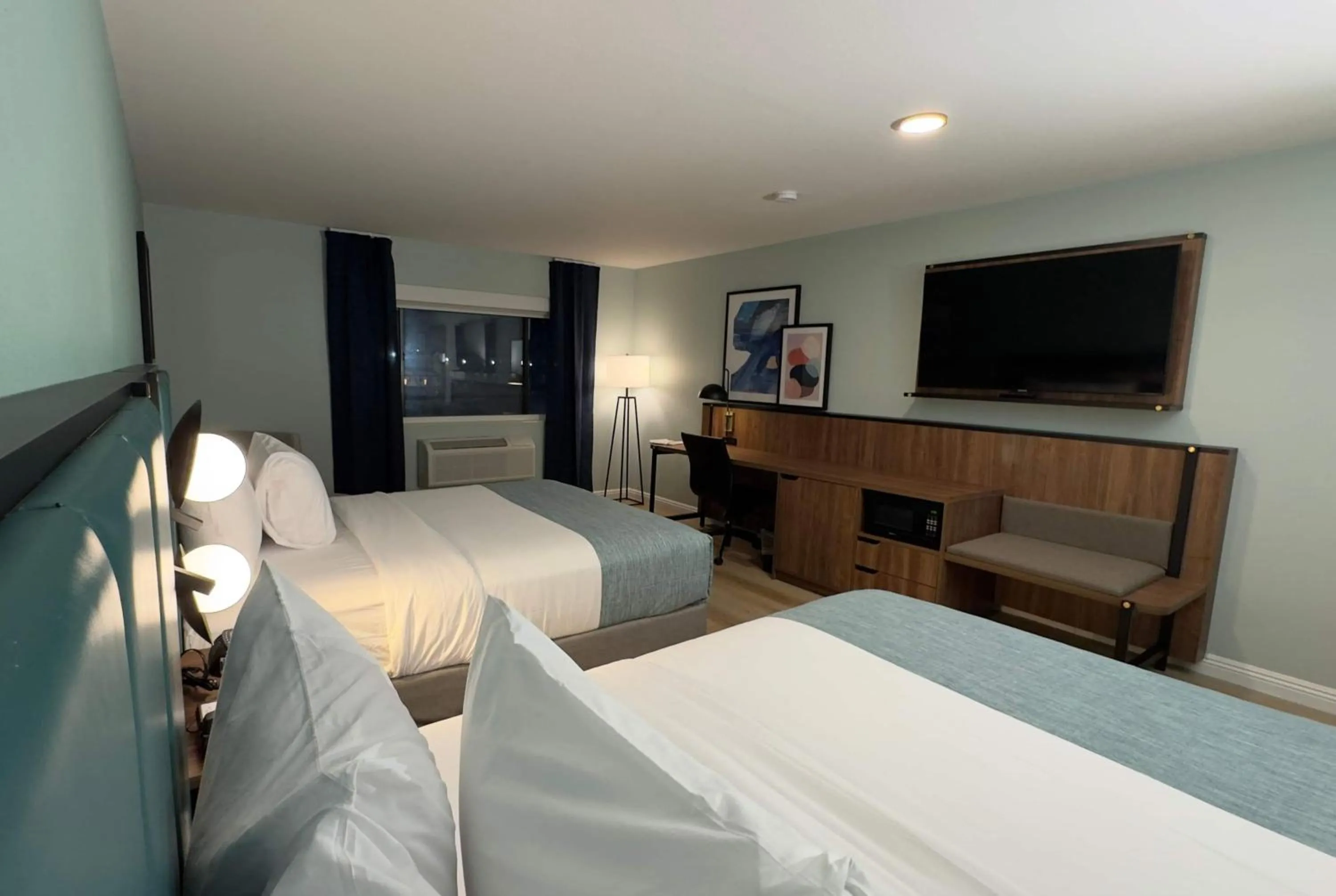 Photo of the whole room, Bed in Wingate by Wyndham Farmington NM