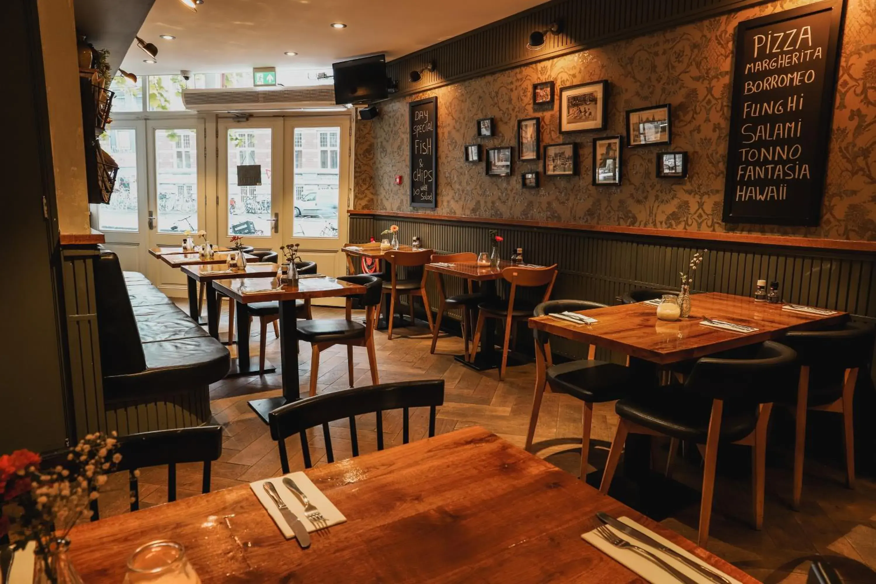 Restaurant/places to eat in Hotel Corner House Restaurant/places to eat in Hotel Corner House