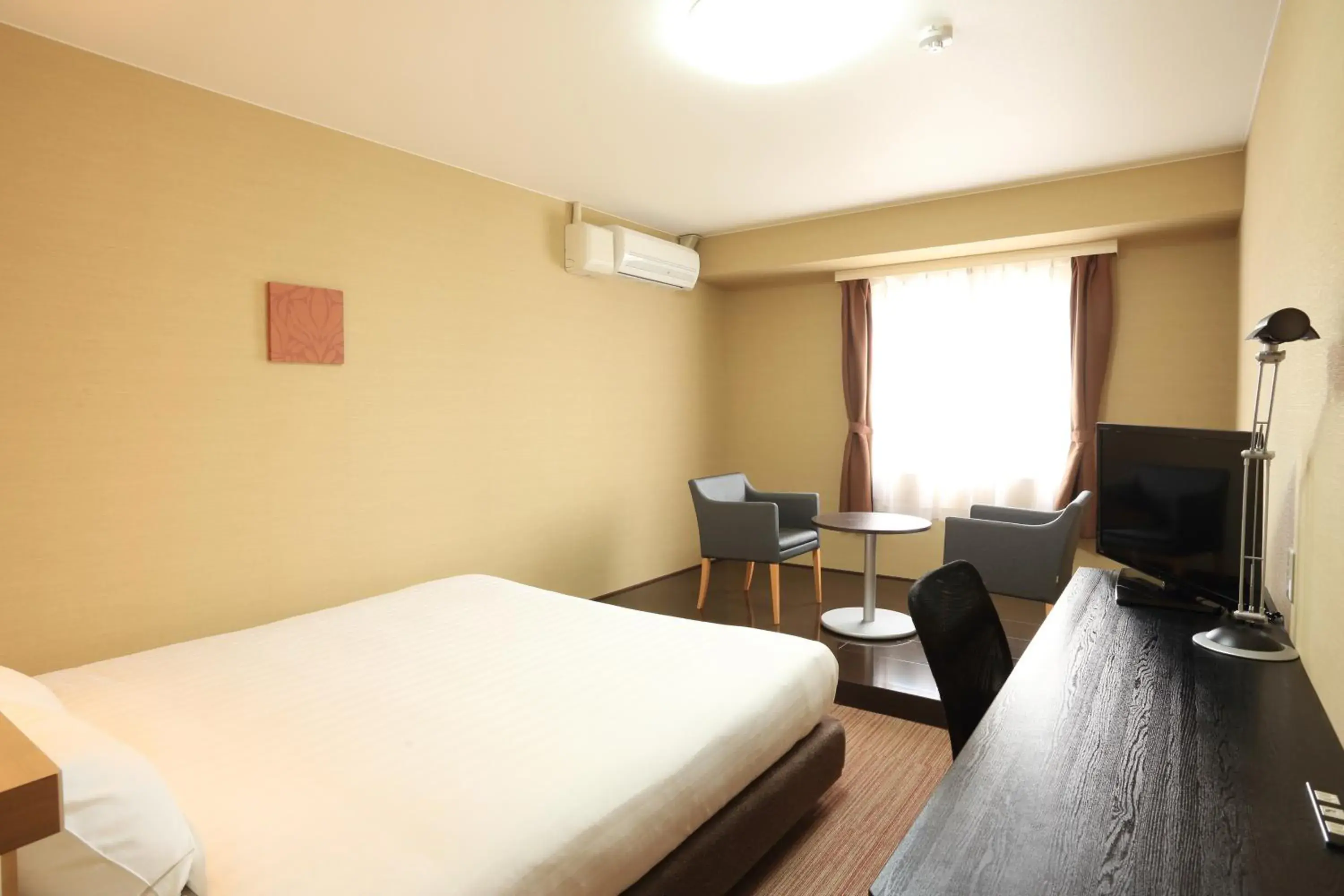 Bed in Smile Hotel Otsu Seta Bed in Smile Hotel Otsu Seta