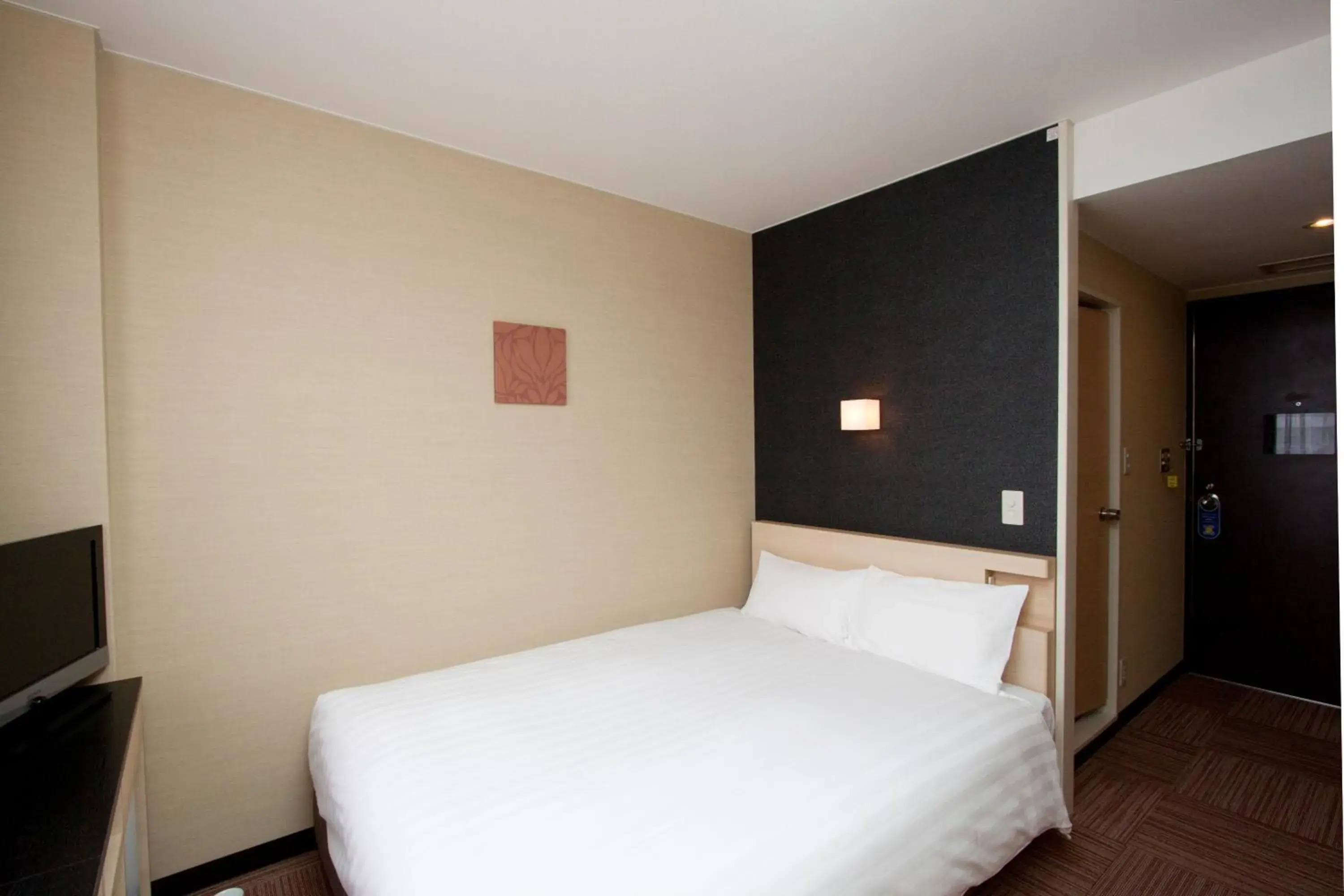Photo of the whole room, Bed in Smile Hotel Otsu Seta Photo of the whole room, Bed in Smile Hotel Otsu Seta
