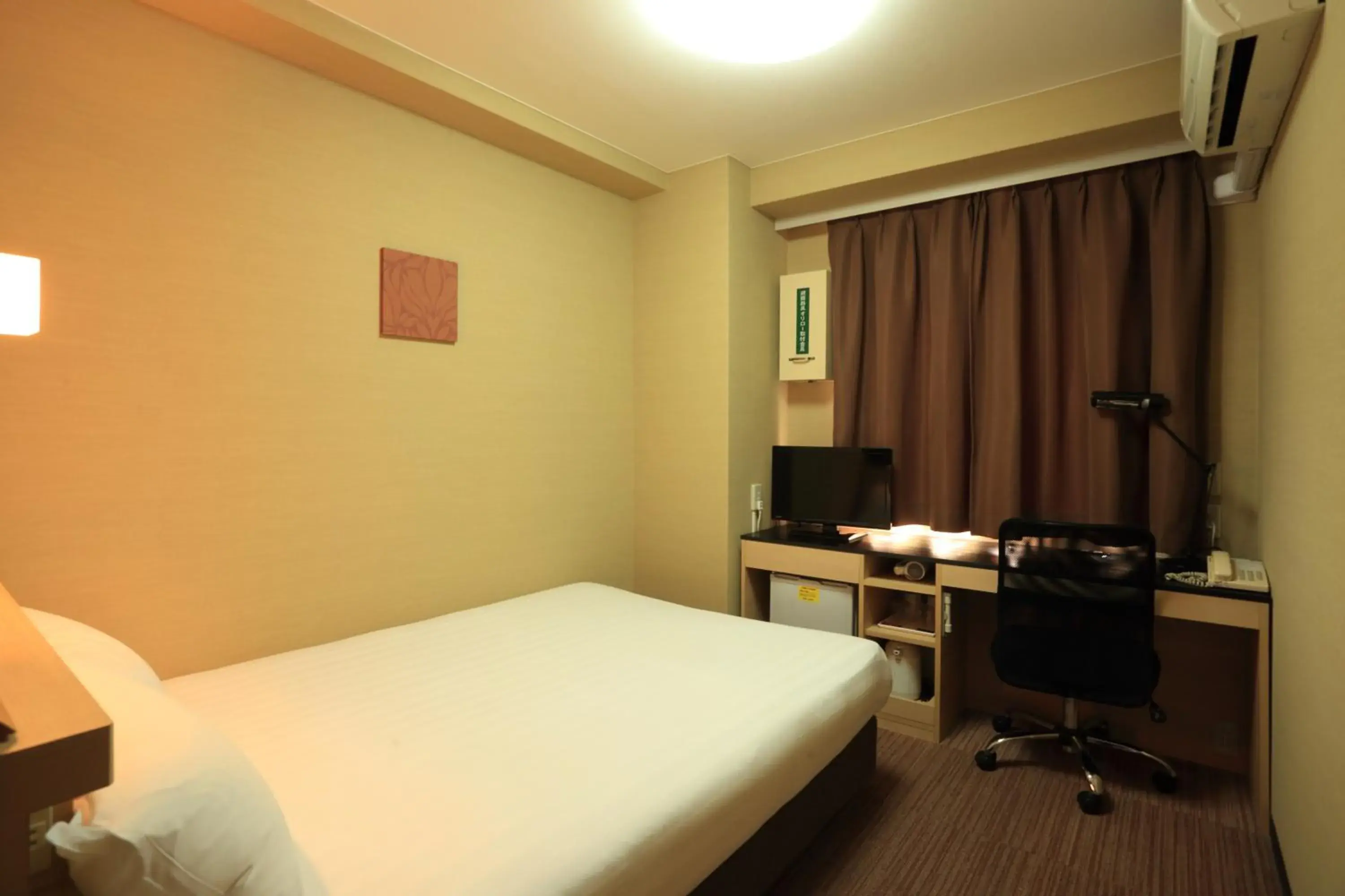 Photo of the whole room, Bed in Smile Hotel Otsu Seta Photo of the whole room, Bed in Smile Hotel Otsu Seta