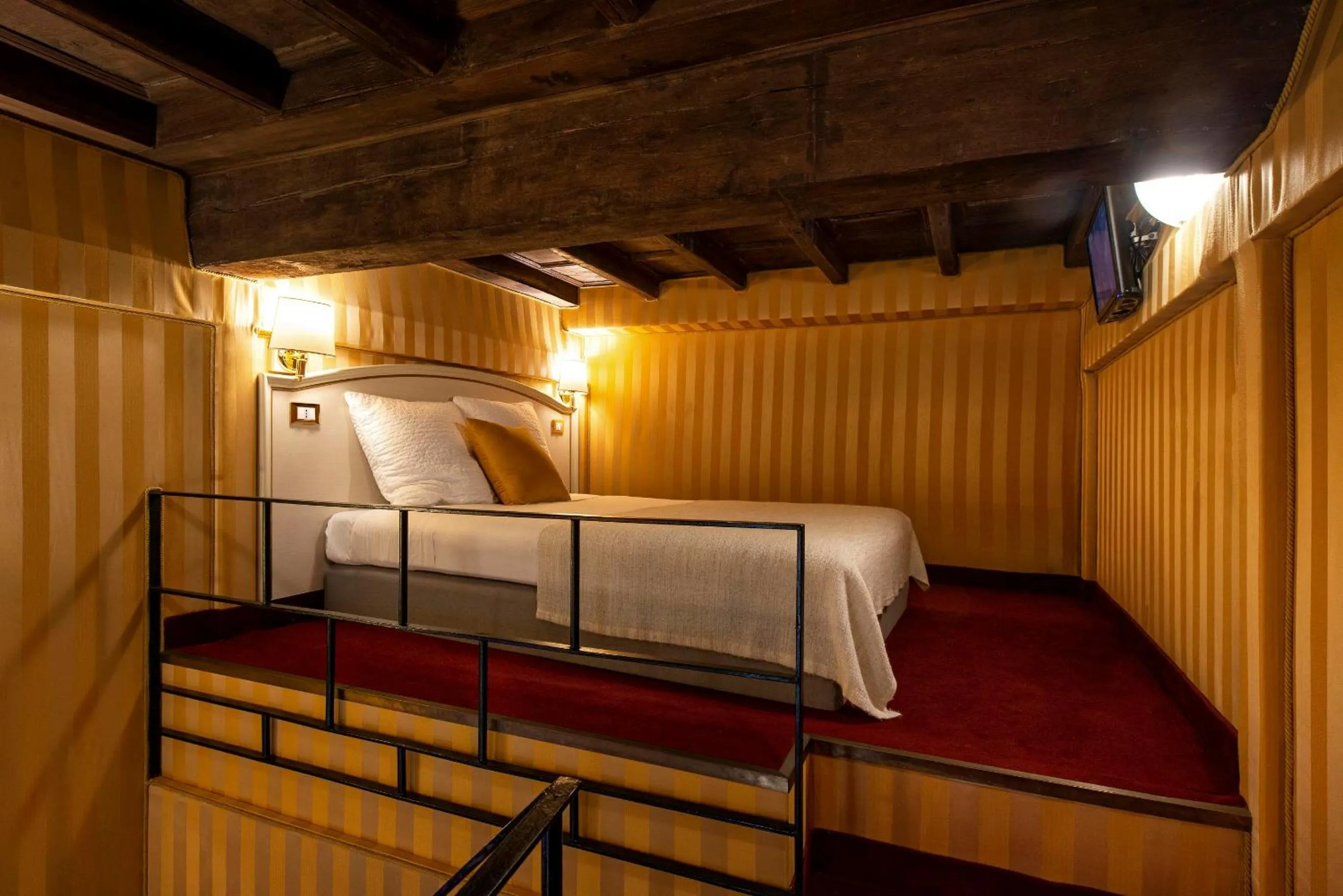 Bed in Canova Rooms in Spanish Steps