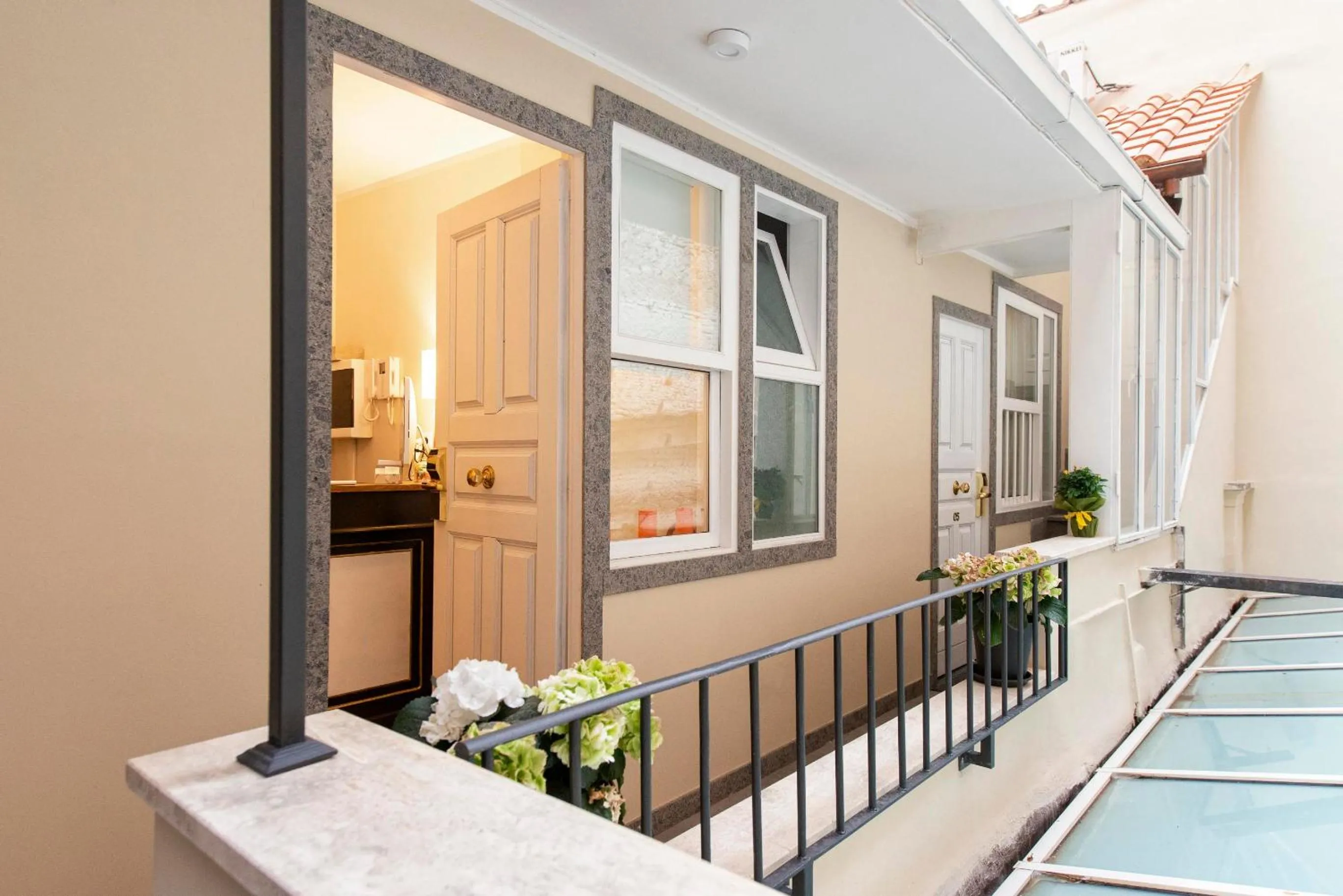 Inner courtyard view in Canova Rooms in Spanish Steps