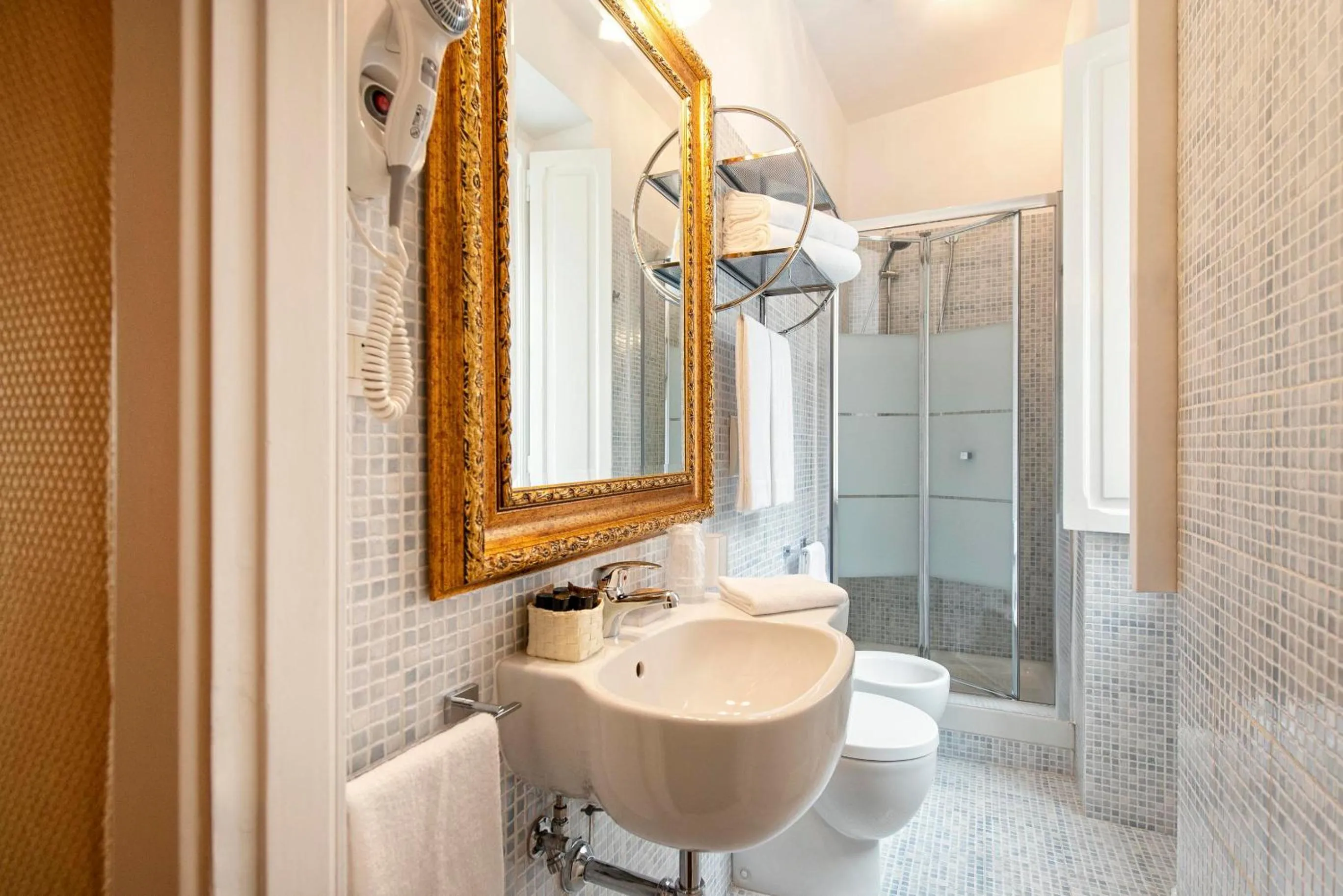 Canova Rooms in Spanish Steps