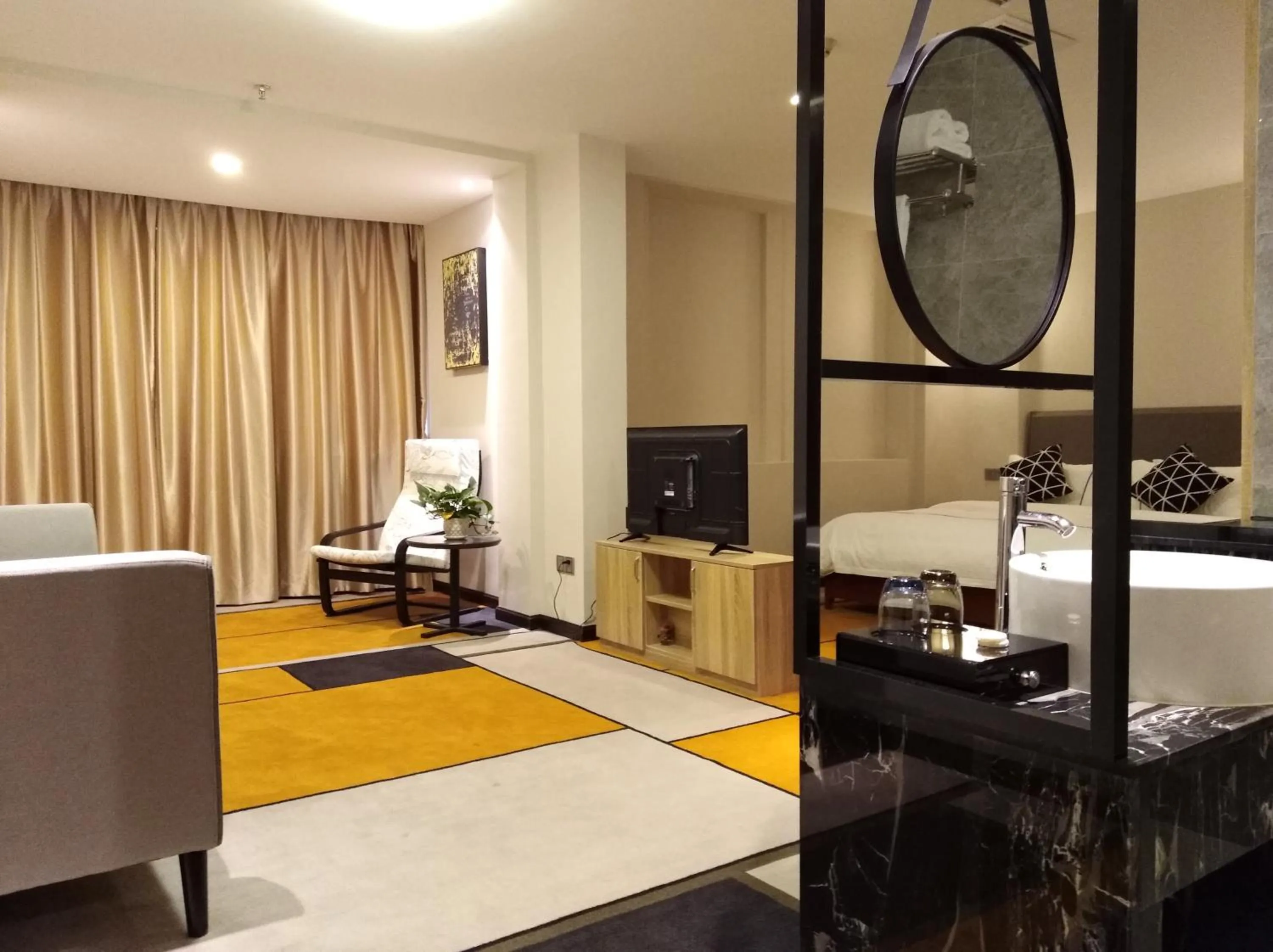 Bed in Guangzhou Homies Hotel