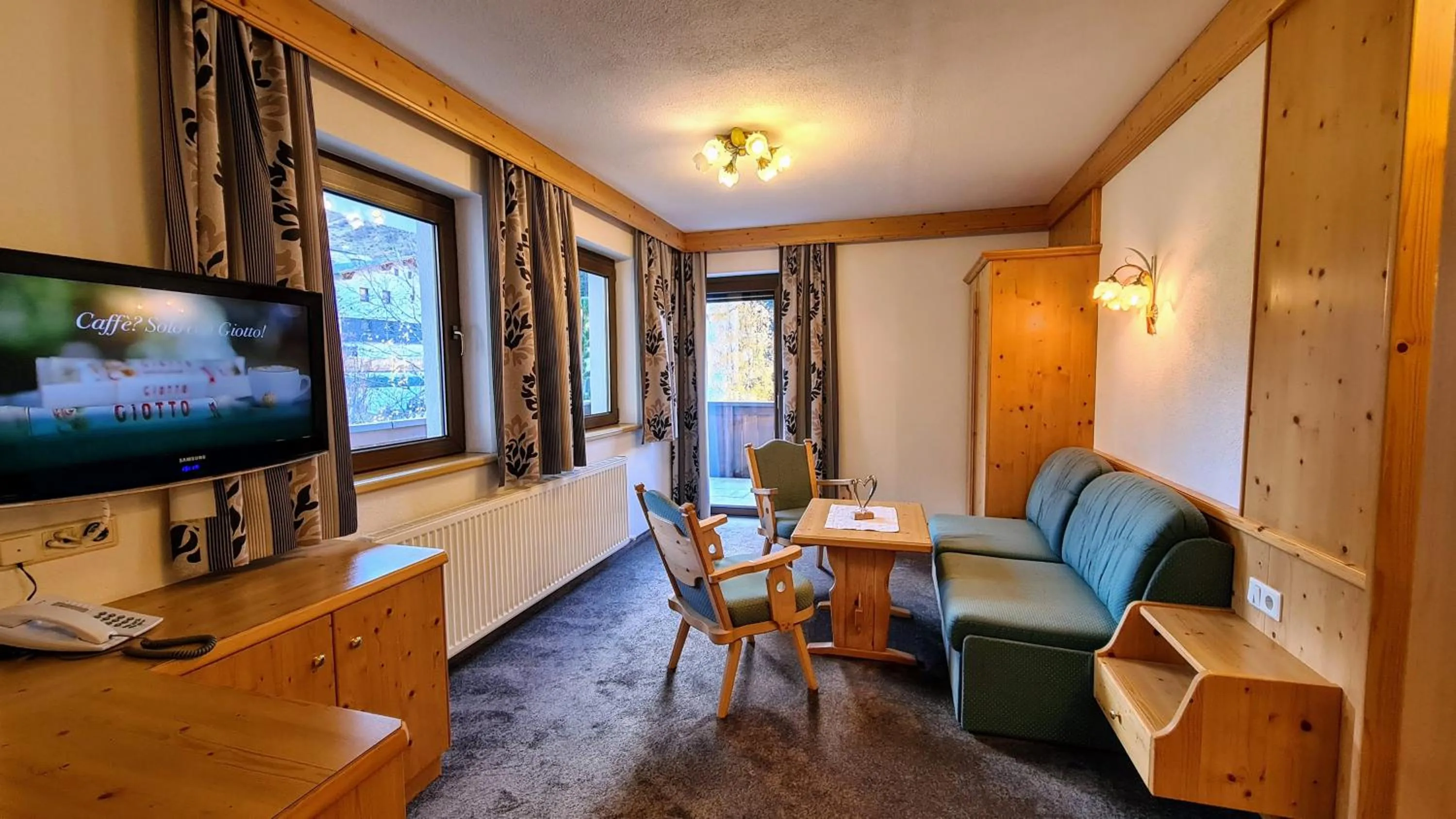 TV and multimedia in Apart Garni Romantica
