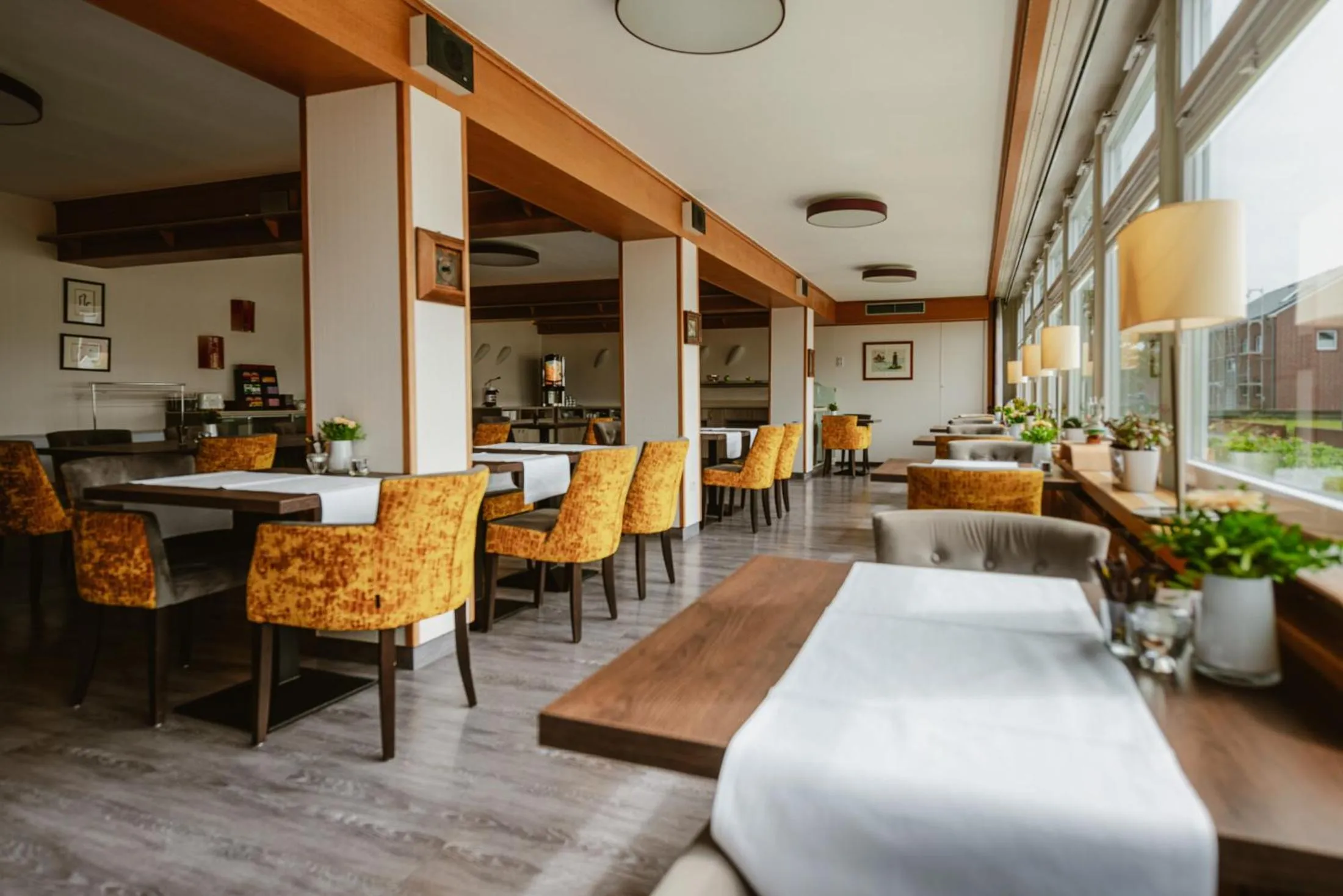 Restaurant/places to eat in Hotel das Miramar