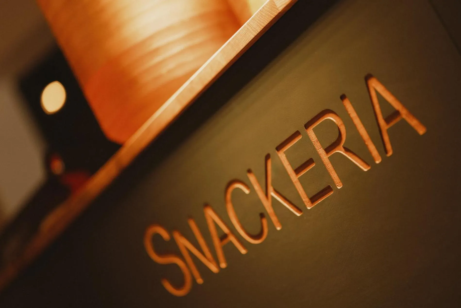 Restaurant/places to eat in 2Places Side