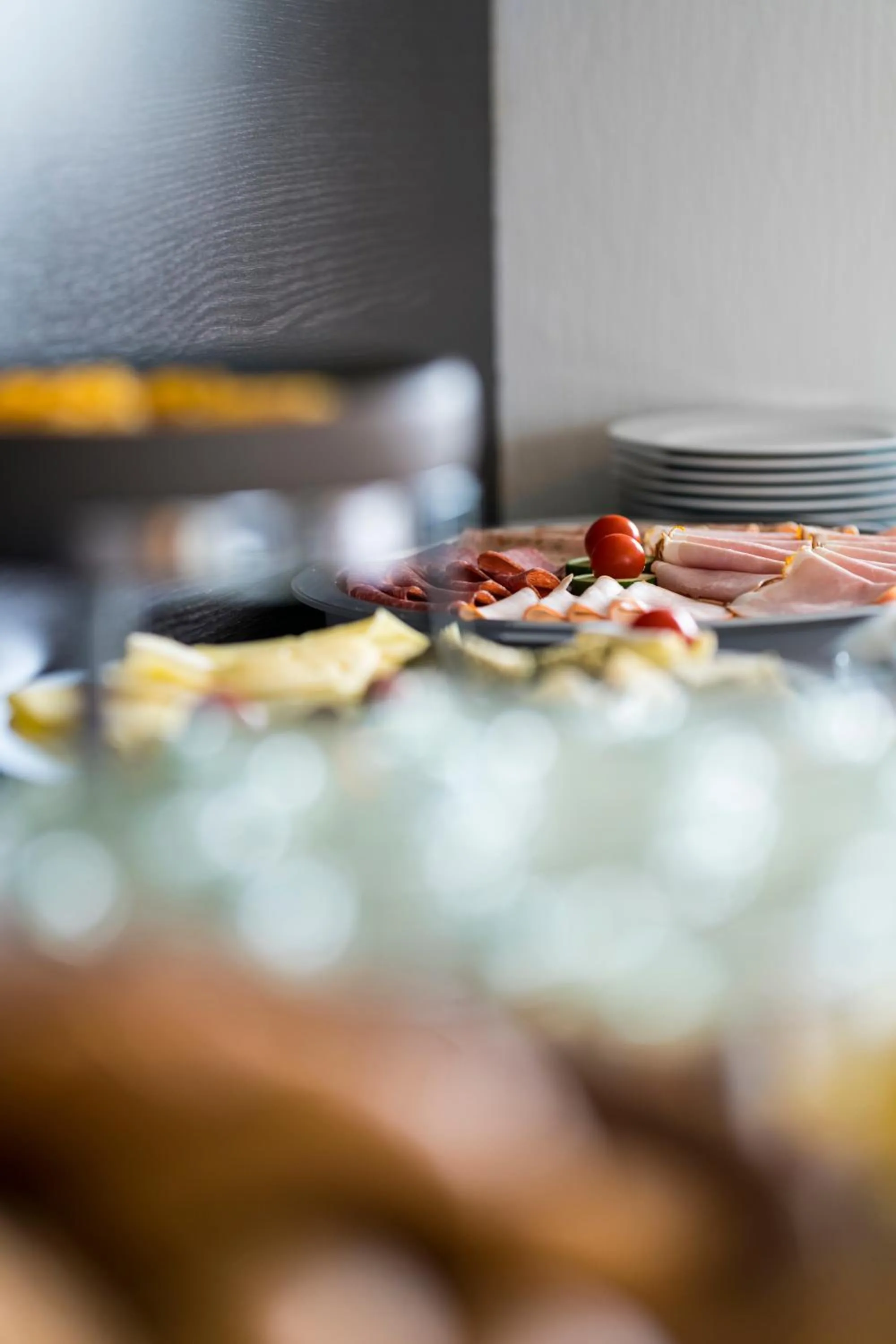 Restaurant/places to eat in 2Places Side