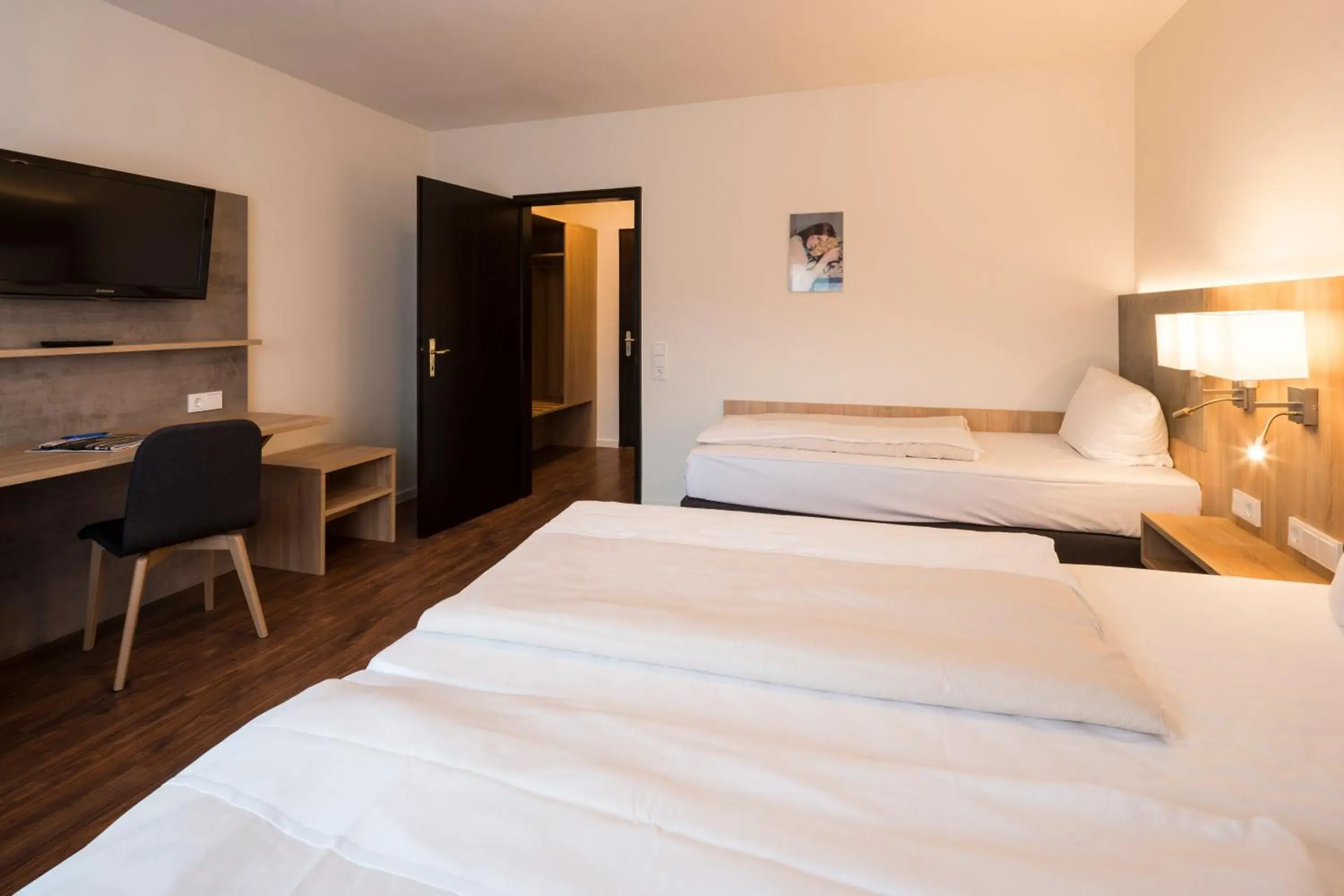 Comfort Family Room in 2Places Side Comfort Family Room in 2Places Side