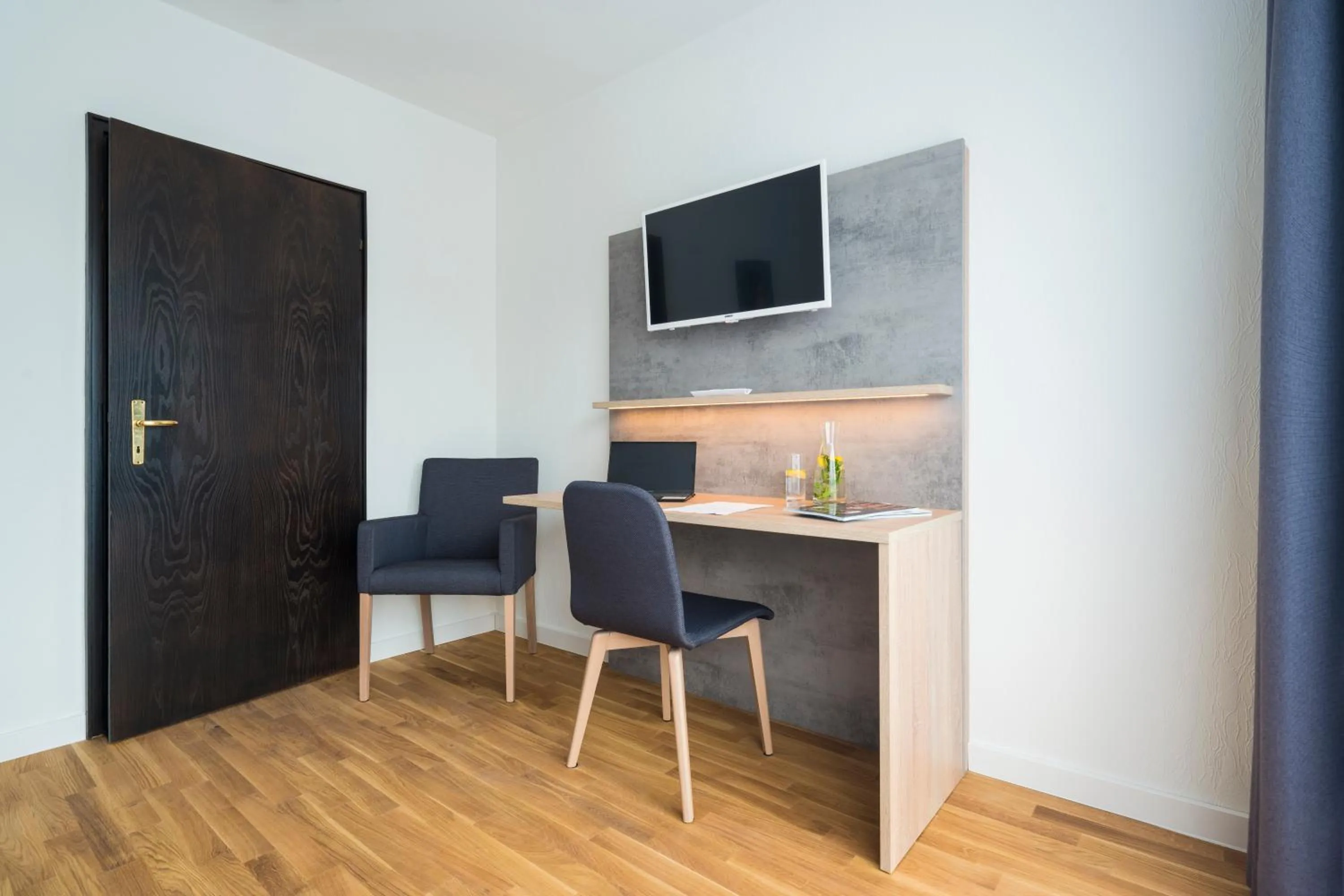 TV and multimedia in 2Places Side