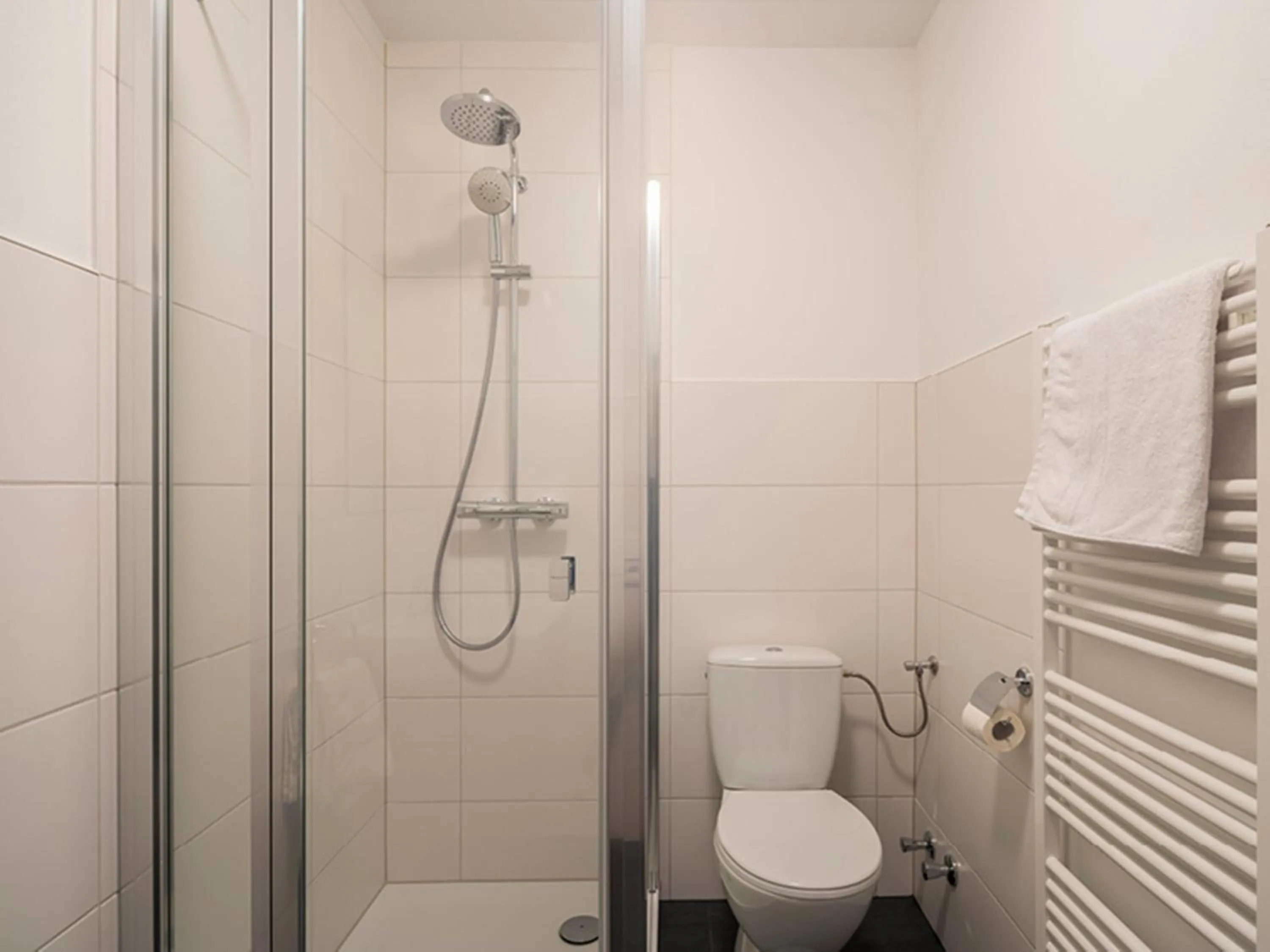 Toilet in 2Places Side