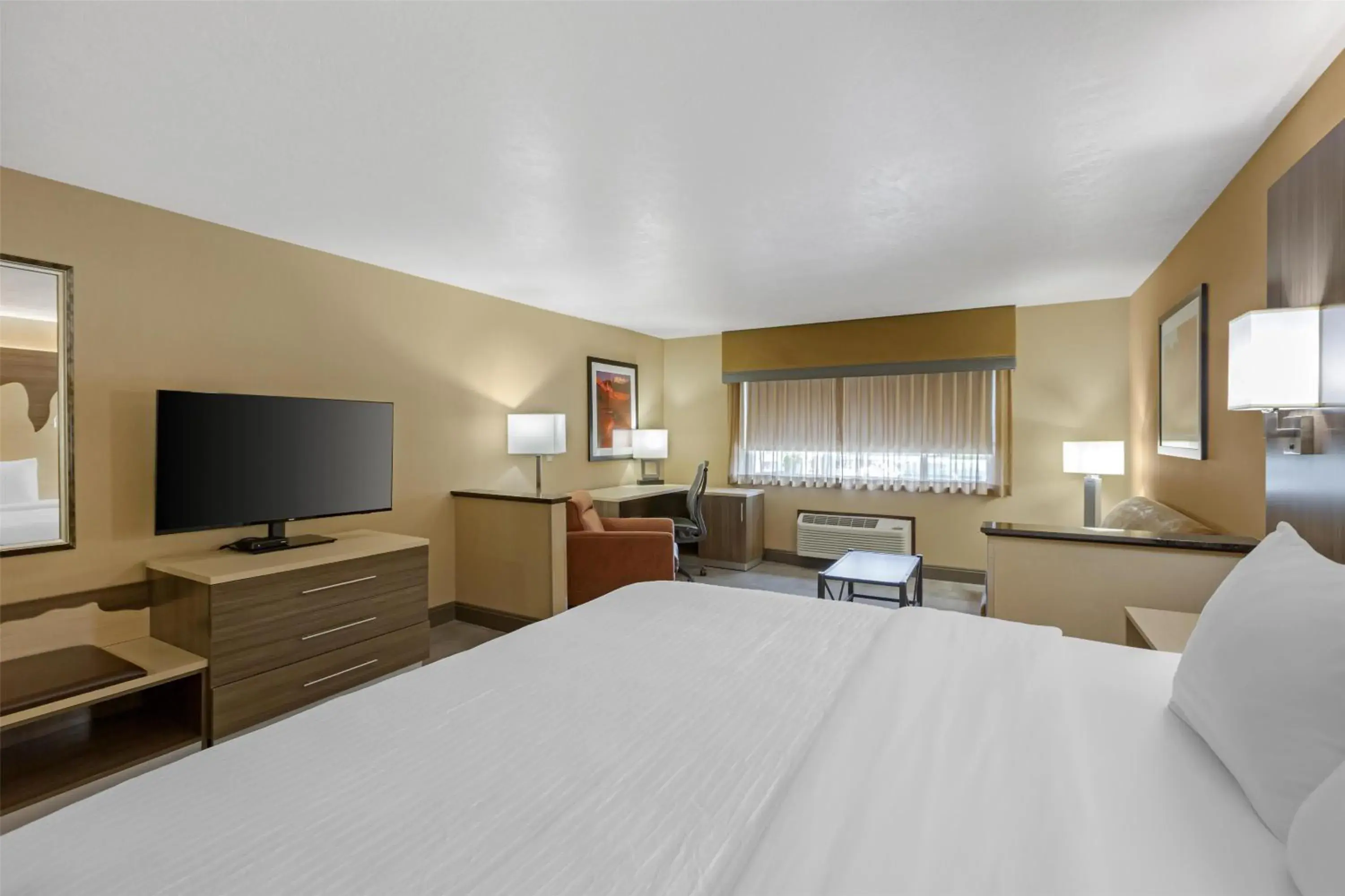 Superior King Suite in Best Western Plus Canyonlands Inn Superior King Suite in Best Western Plus Canyonlands Inn