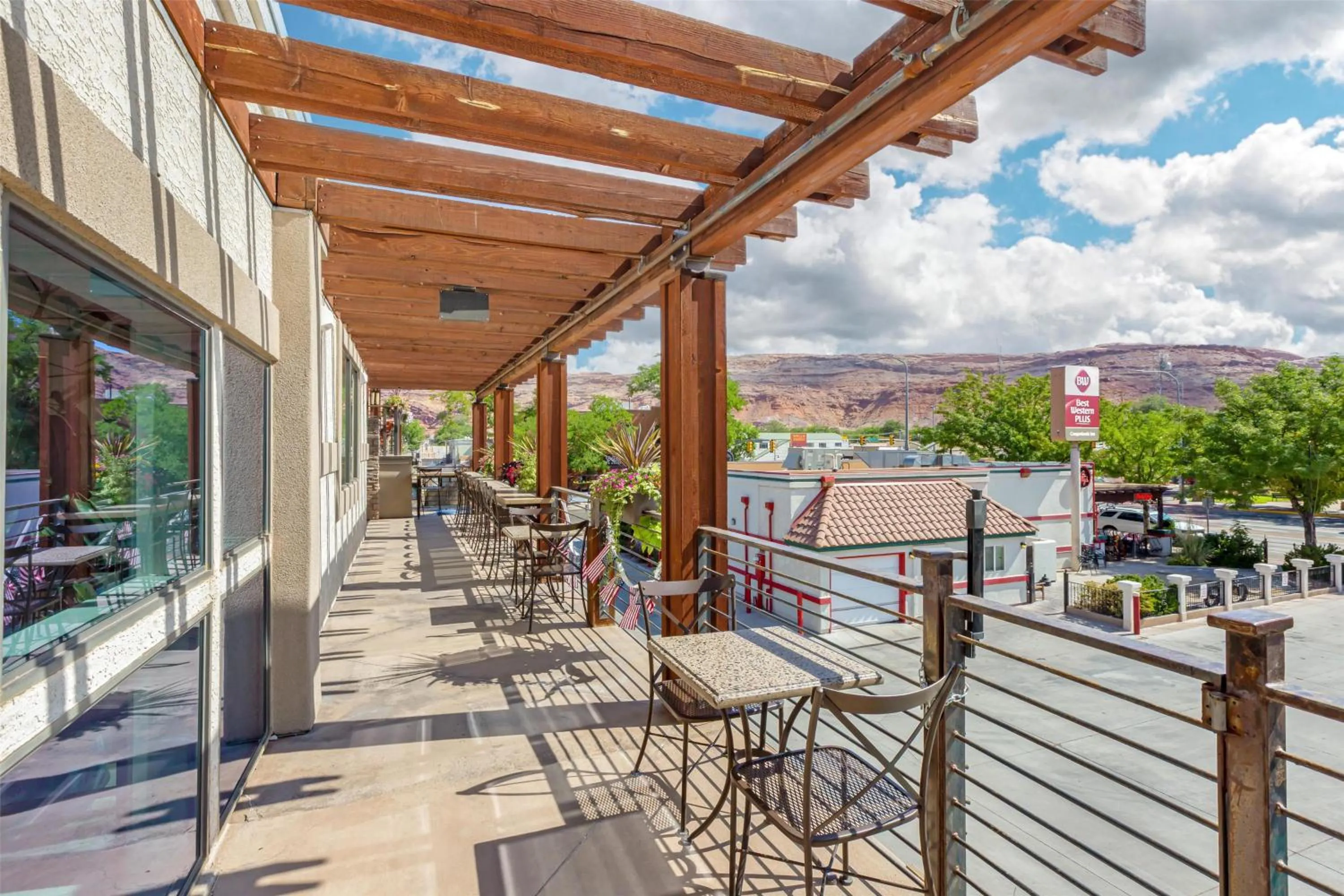 Property building in Best Western Plus Canyonlands Inn