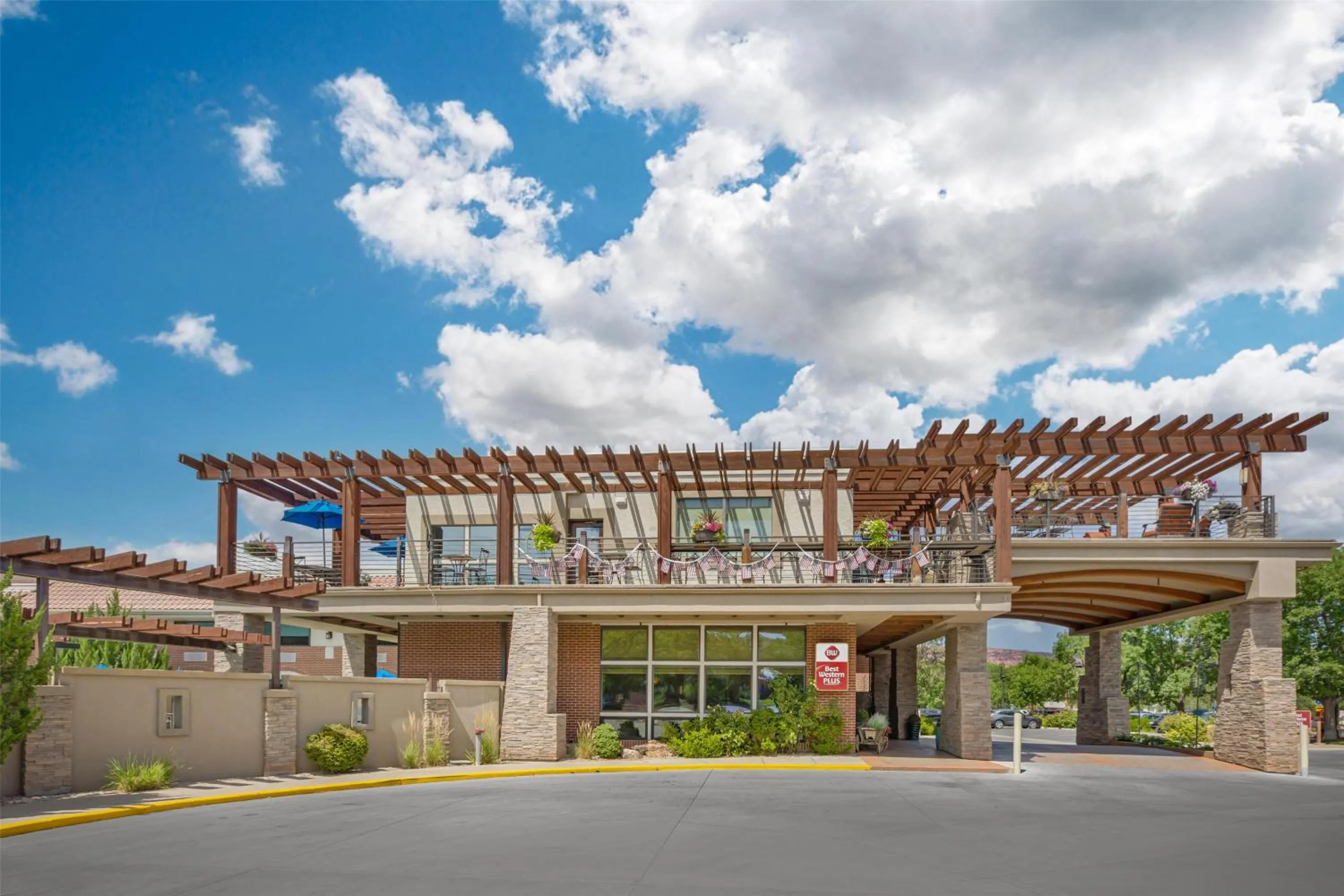 Property building in Best Western Plus Canyonlands Inn