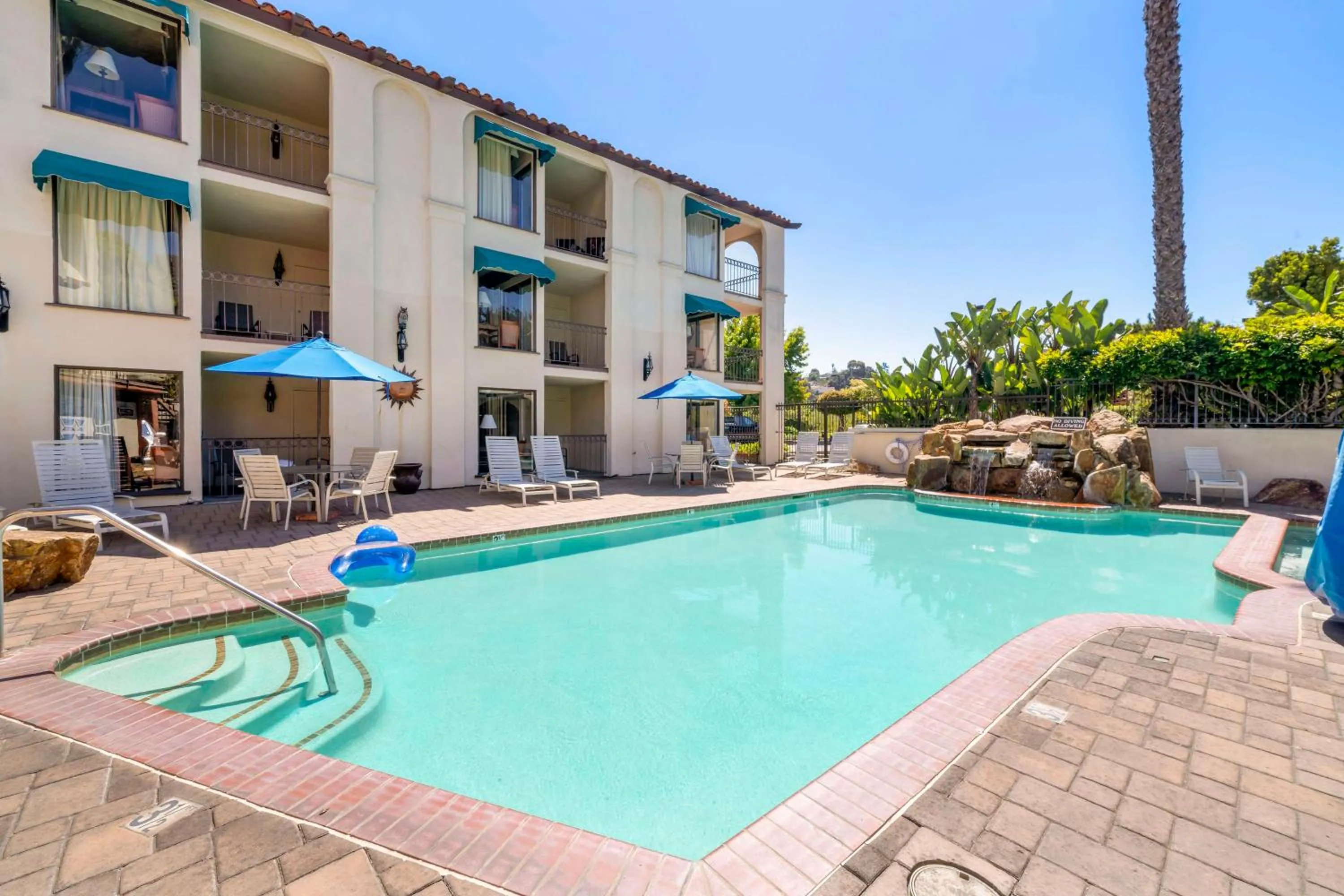 Pool view in Best Western Casa Grande Inn