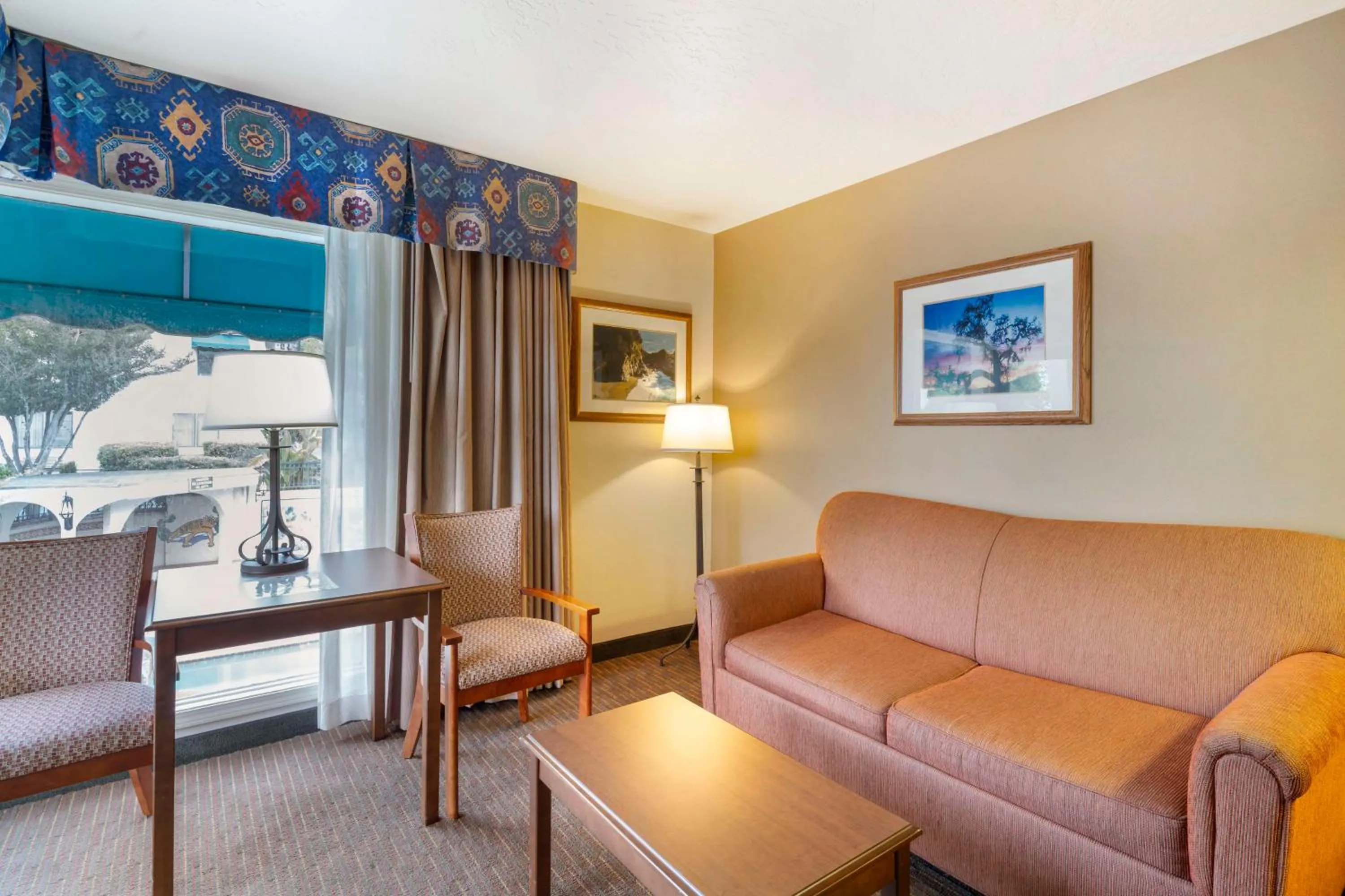 Bedroom in Best Western Casa Grande Inn