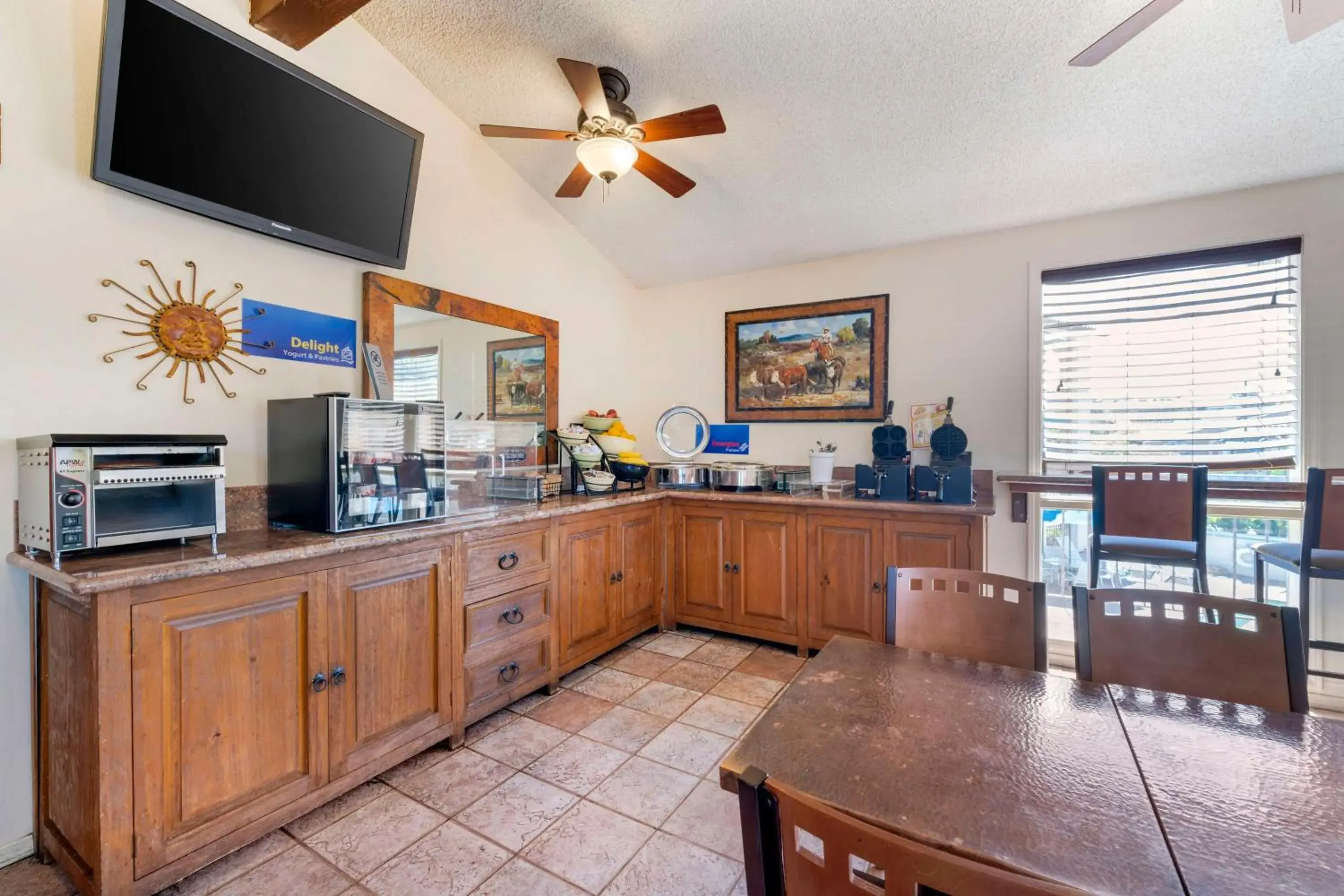 Breakfast in Best Western Casa Grande Inn Breakfast in Best Western Casa Grande Inn