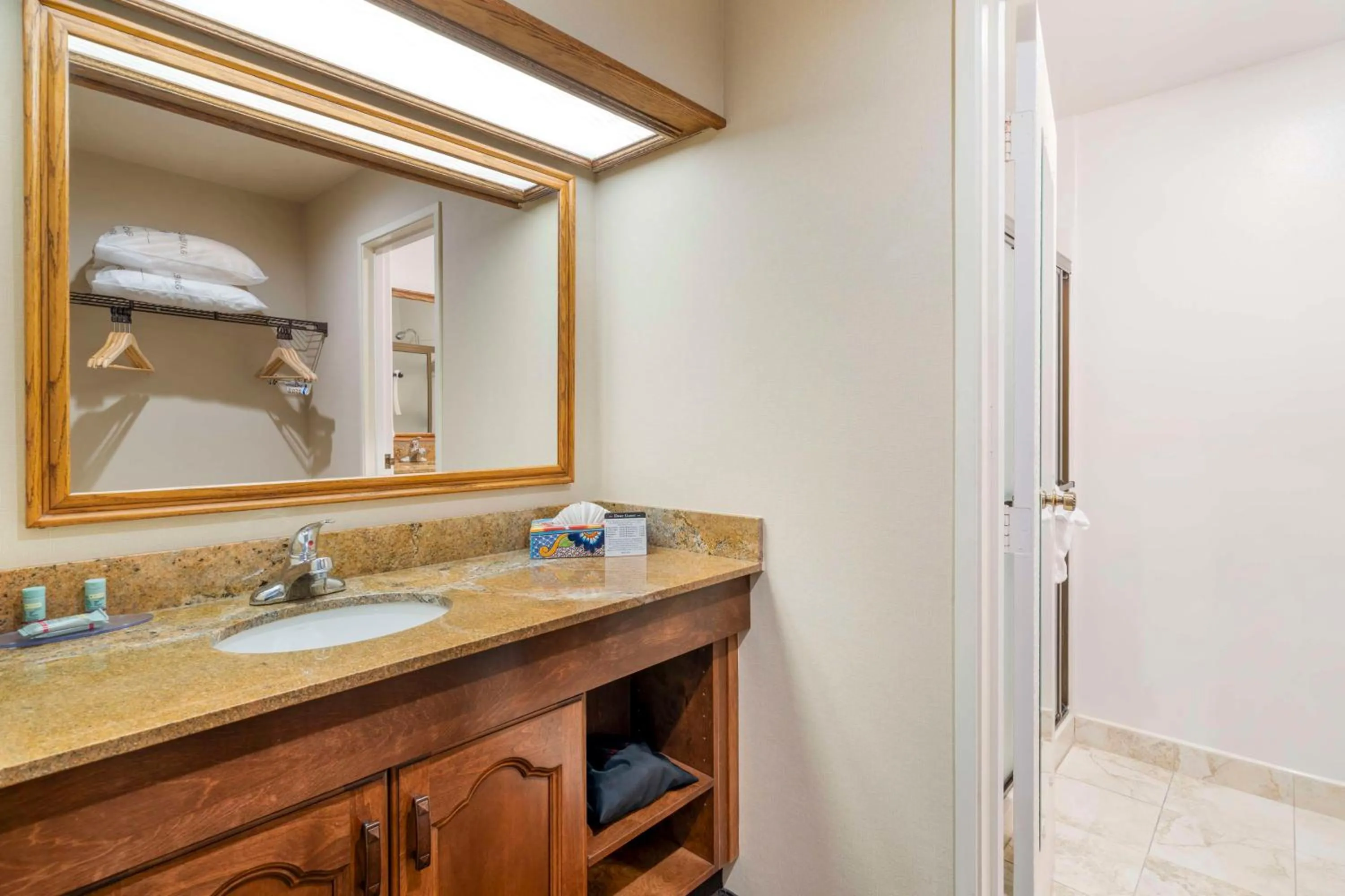 Bathroom in Best Western Casa Grande Inn