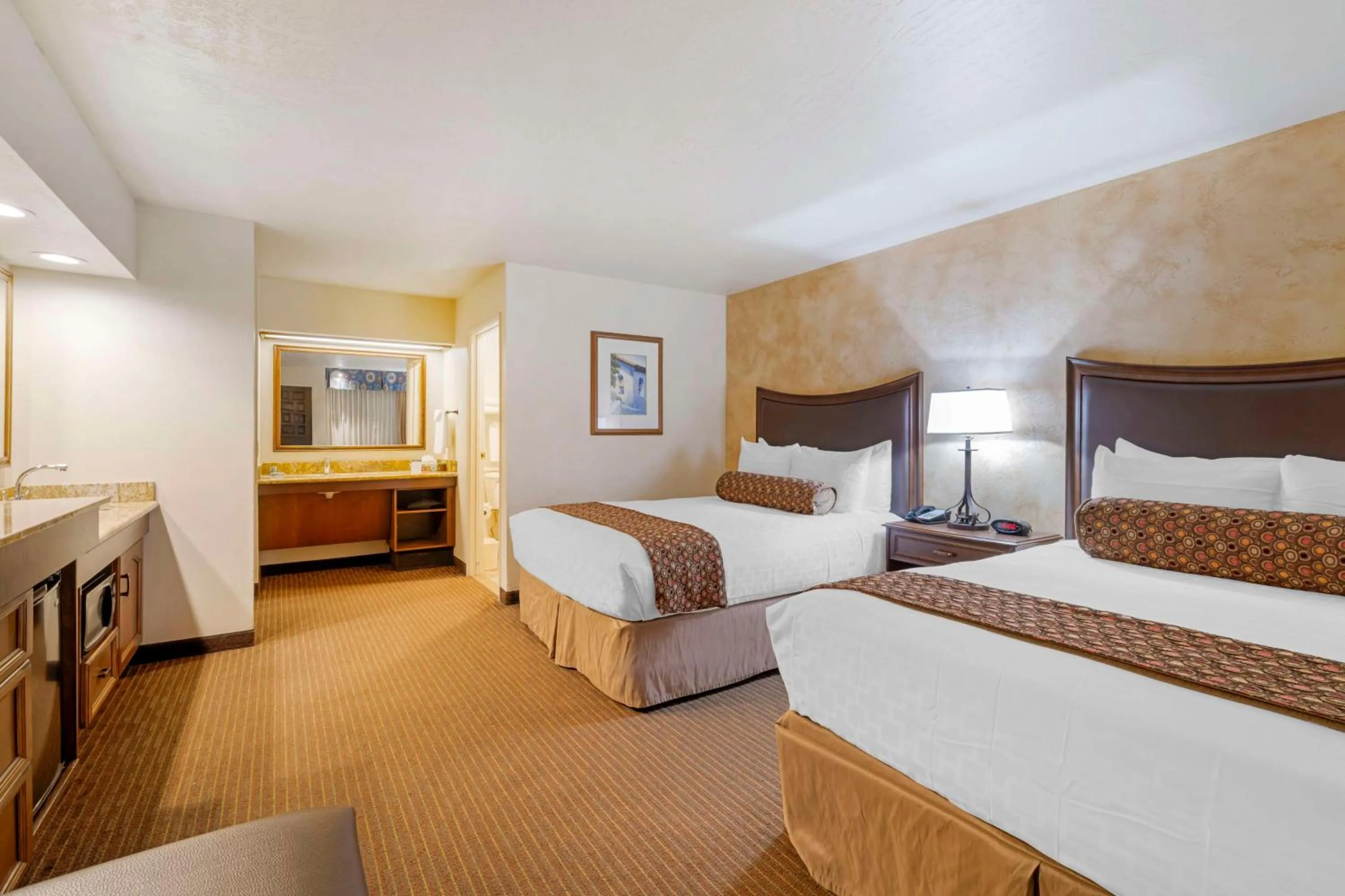 Bedroom, Bed in Best Western Casa Grande Inn