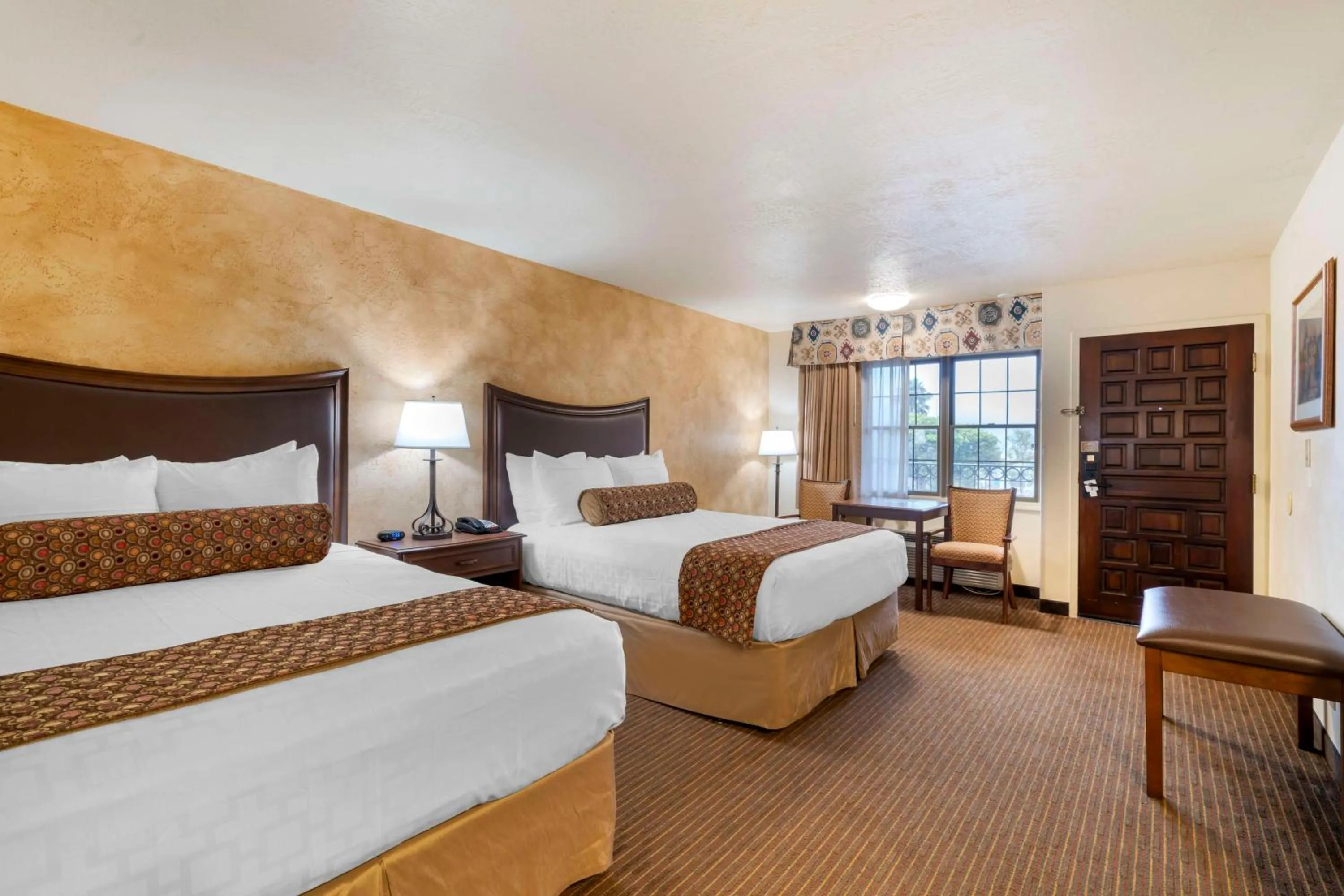 Bedroom, Bed in Best Western Casa Grande Inn